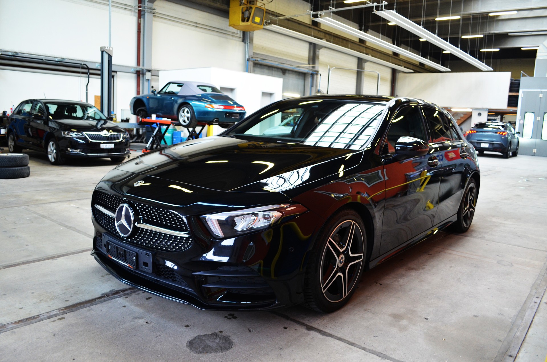 MERCEDES-BENZ A 180 d AMG Line 8G-DCT-image-2