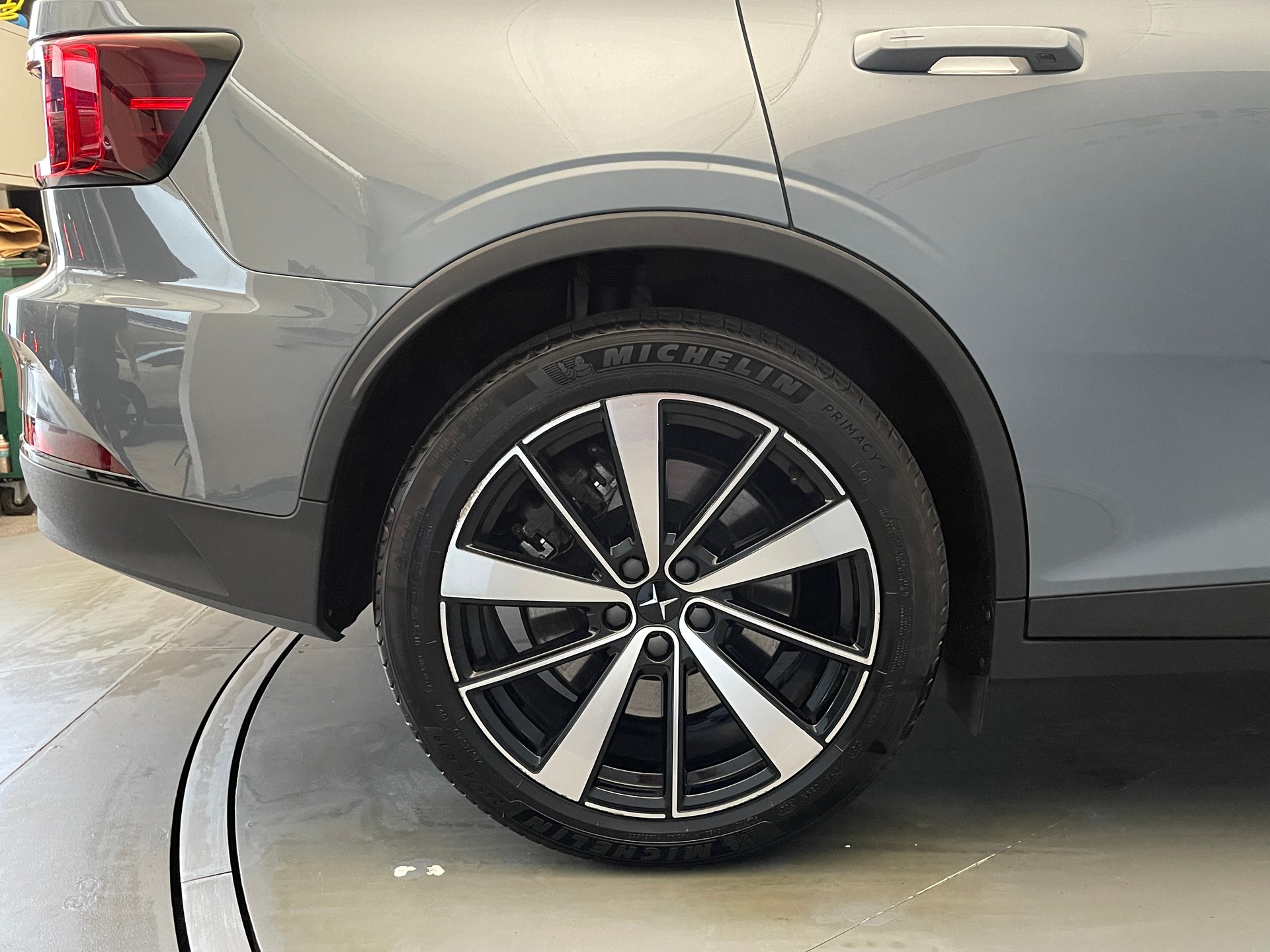 POLESTAR 2 Long Range Dual Motor-image-4