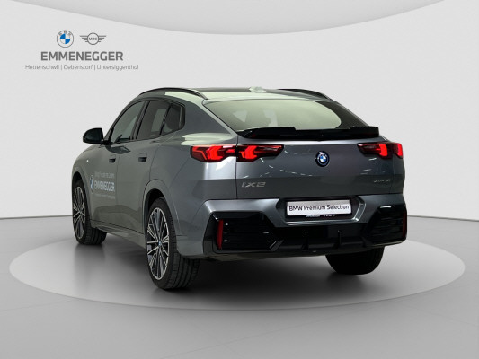 BMW iX2 xDrive 30 M Sport Pro-showroom-element-2