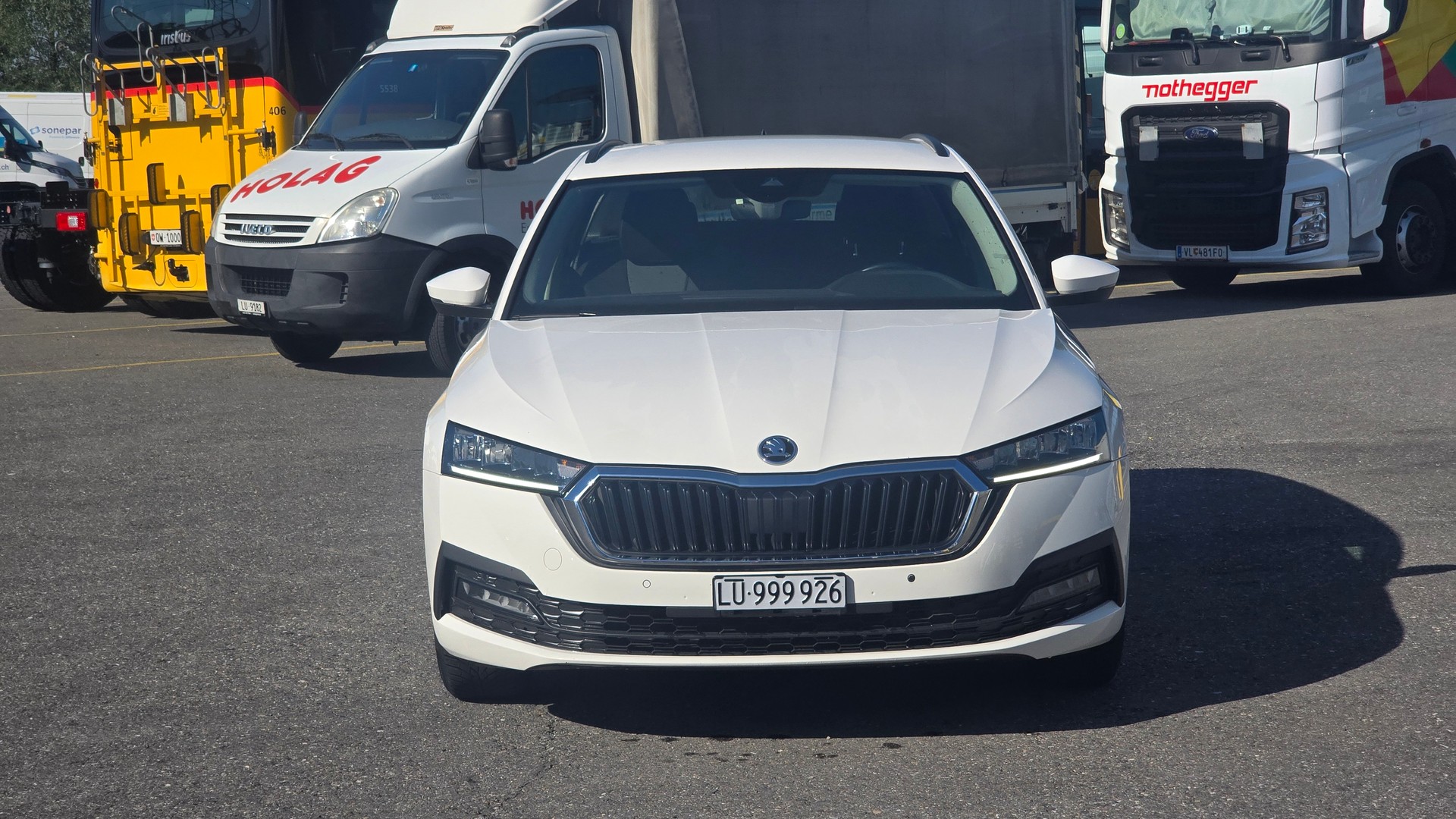 SKODA Octavia Combi 2.0 TDI DSG Ambition-showroom-element-1