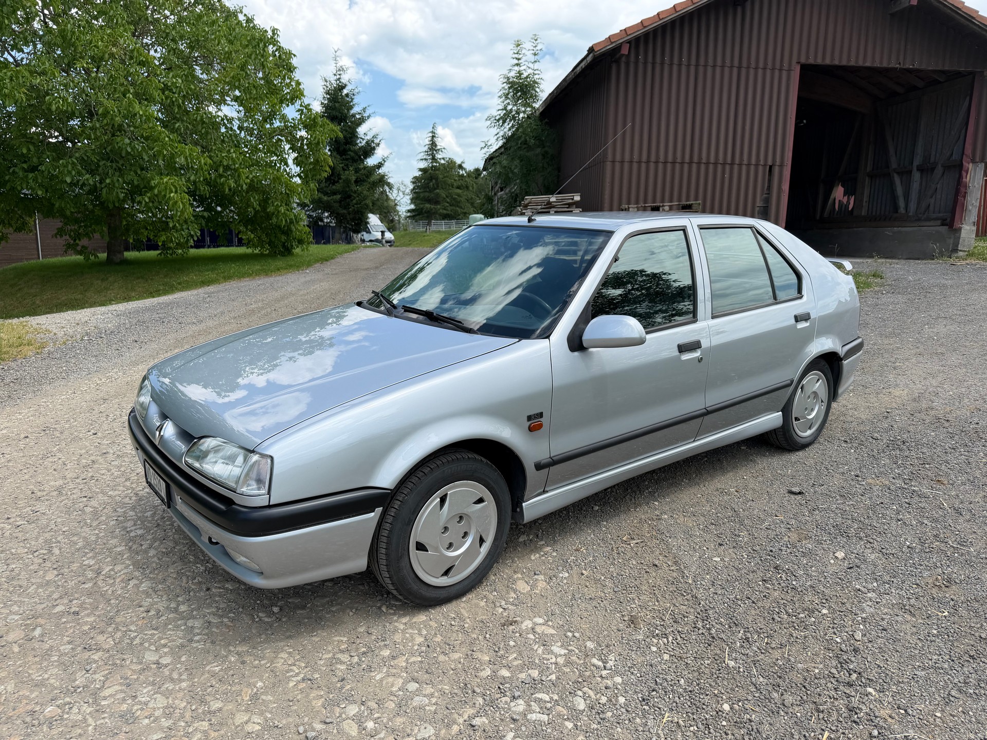 RENAULT R19 1.8 RSI