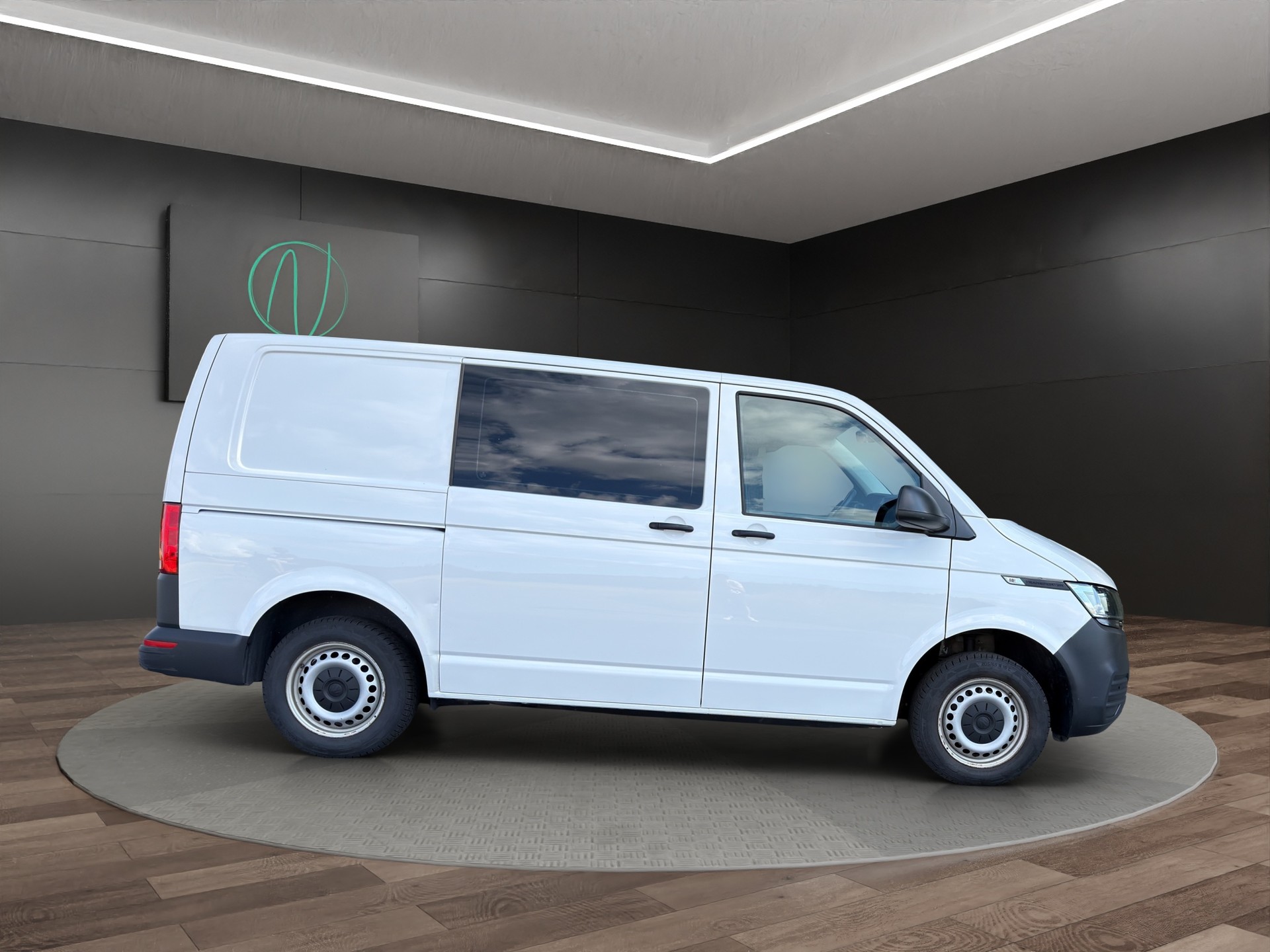 VW T6.1 2.0 TDI 4Motion DSG-image-4