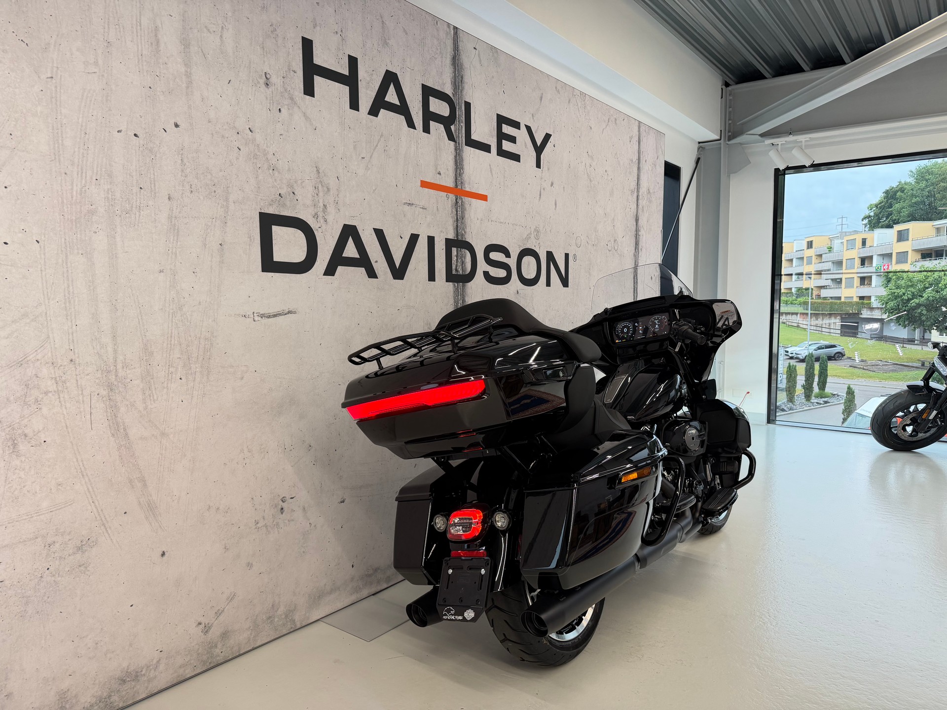 HARLEY-DAVIDSON FLHXL Street Glide Limited 117-image-2