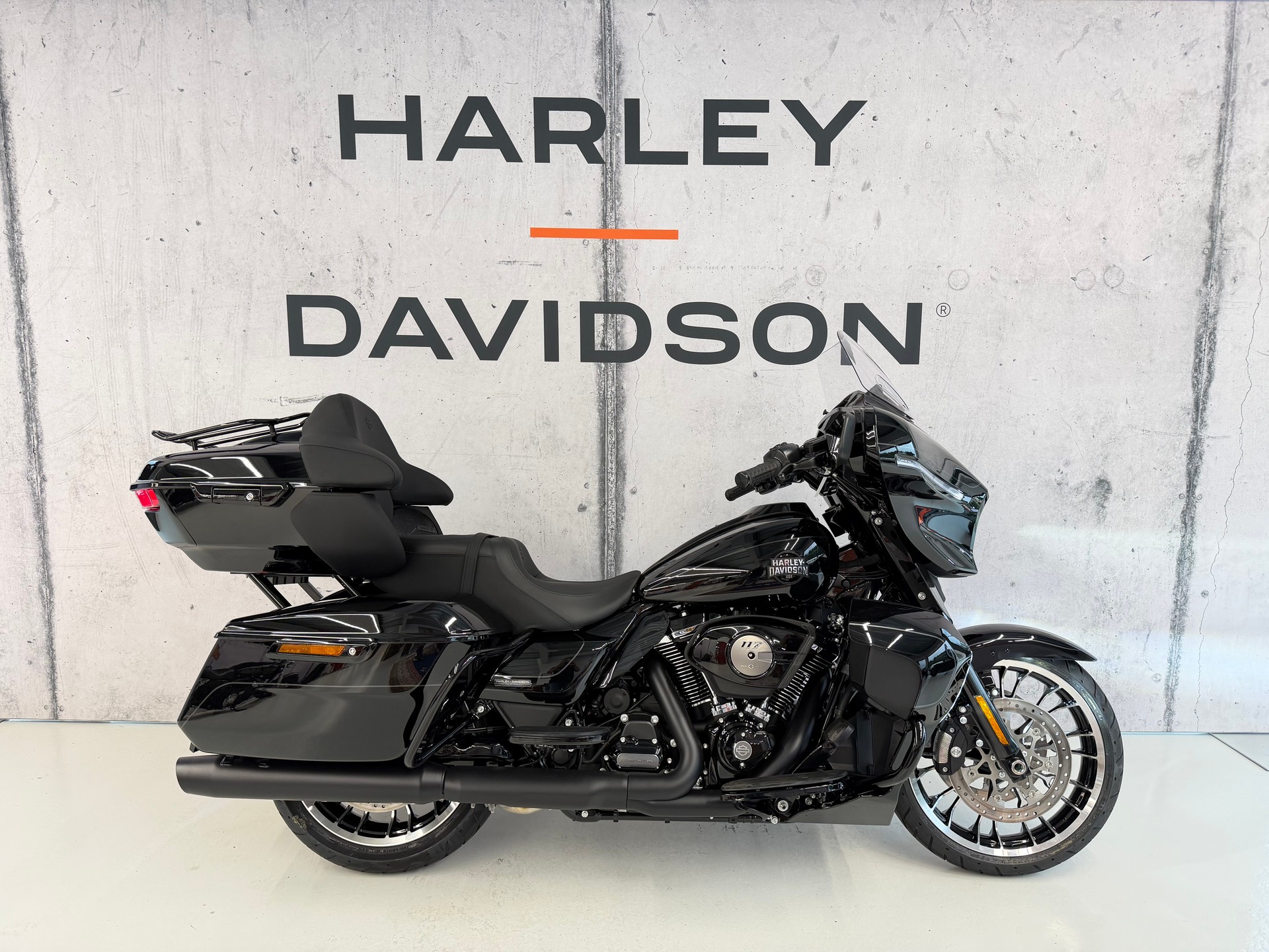 HARLEY-DAVIDSON FLHXL Street Glide Limited 117-image-0