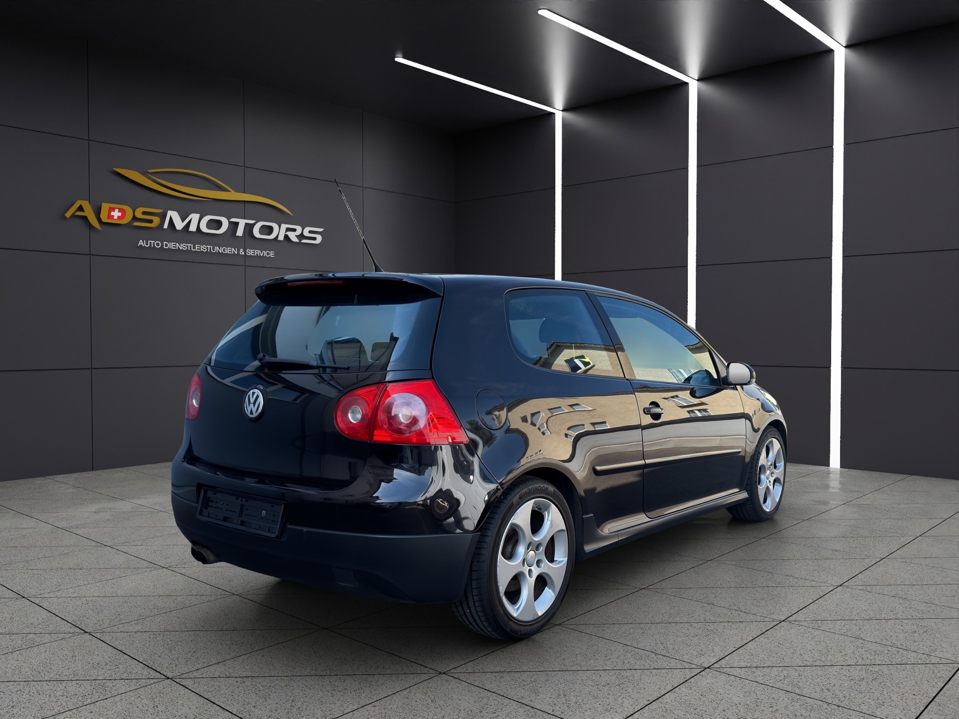 VW Golf 2.0 TFSI GTI-image-2