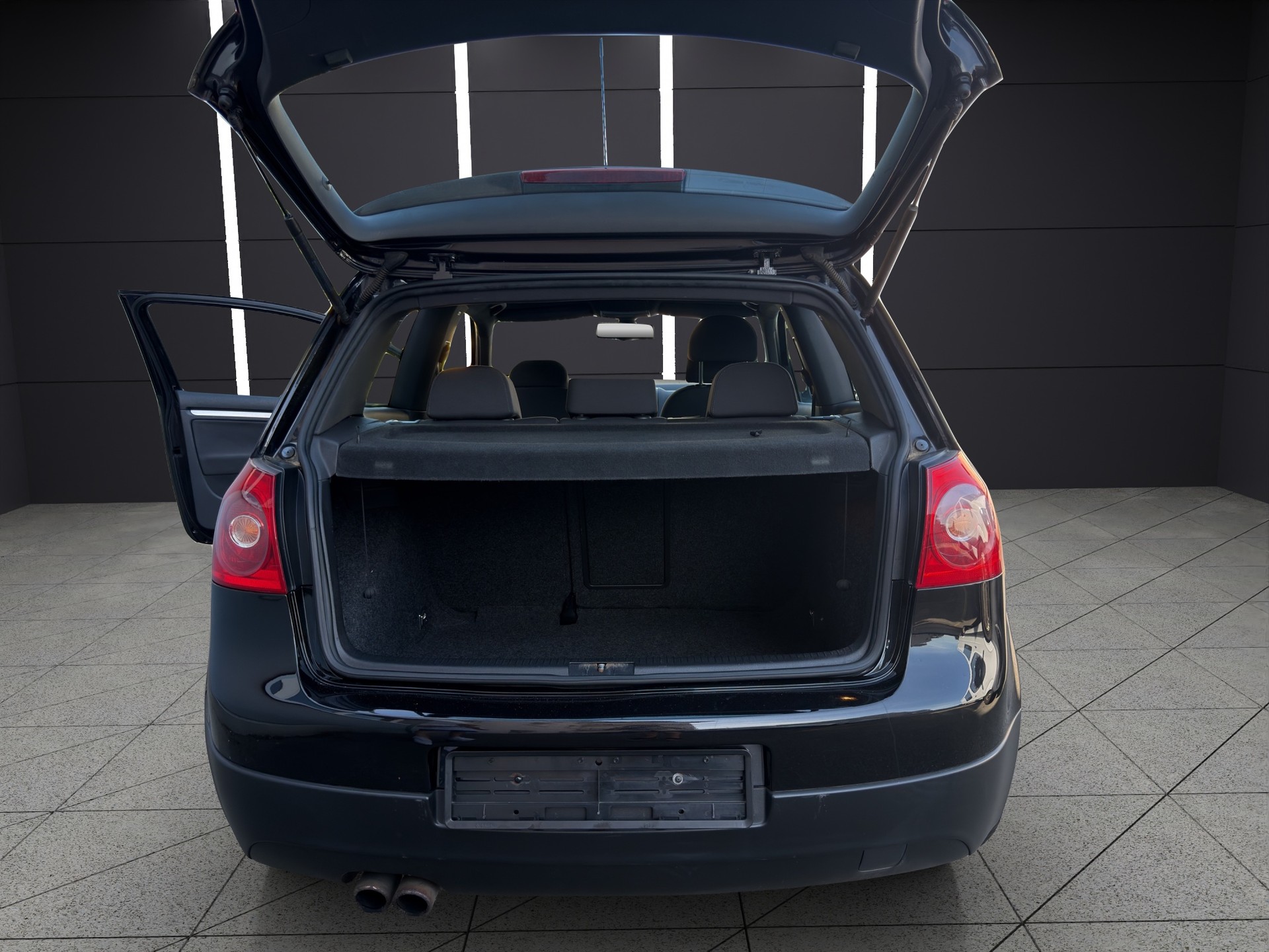 VW Golf 2.0 TFSI GTI-image-10