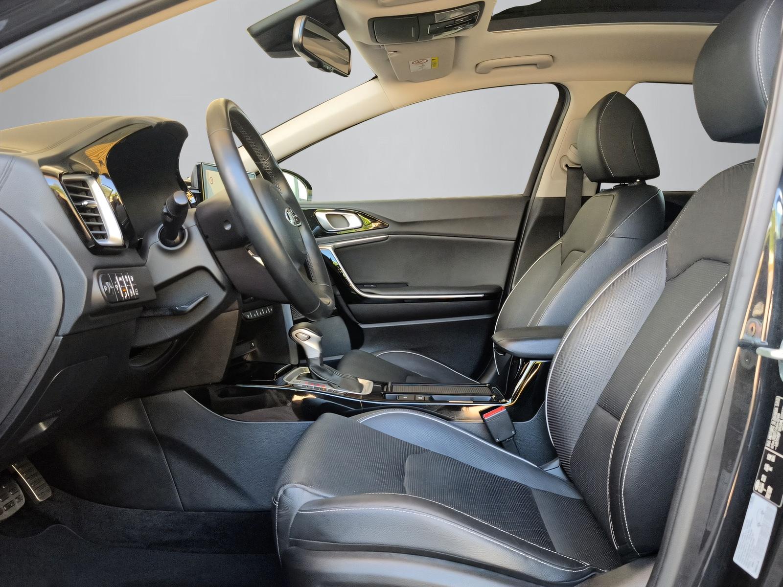 KIA XCeed 1.6 GDi Plug-in Hybrid Style-showroom-element-2