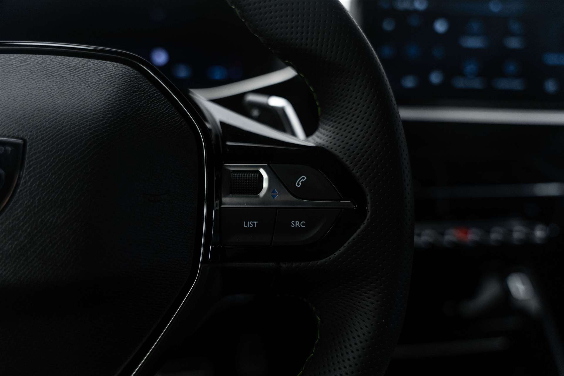 PEUGEOT 2008 1.2 PureTech GT Automat-image-16