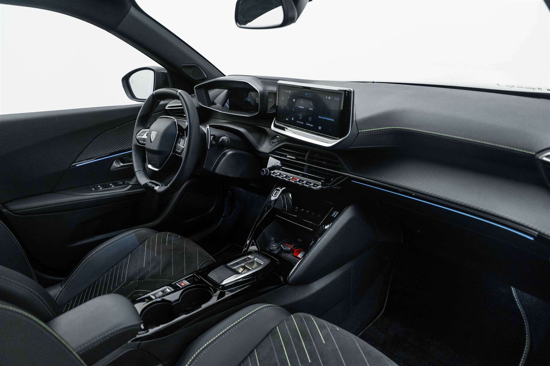 PEUGEOT 2008 1.2 PureTech GT Automat-image-7