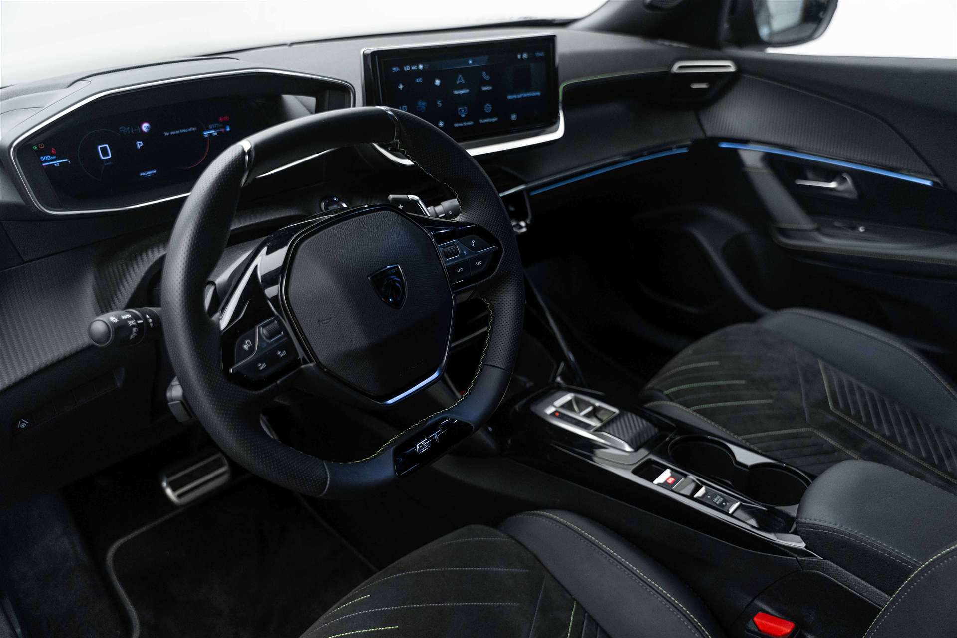 PEUGEOT 2008 1.2 PureTech GT Automat-image-8