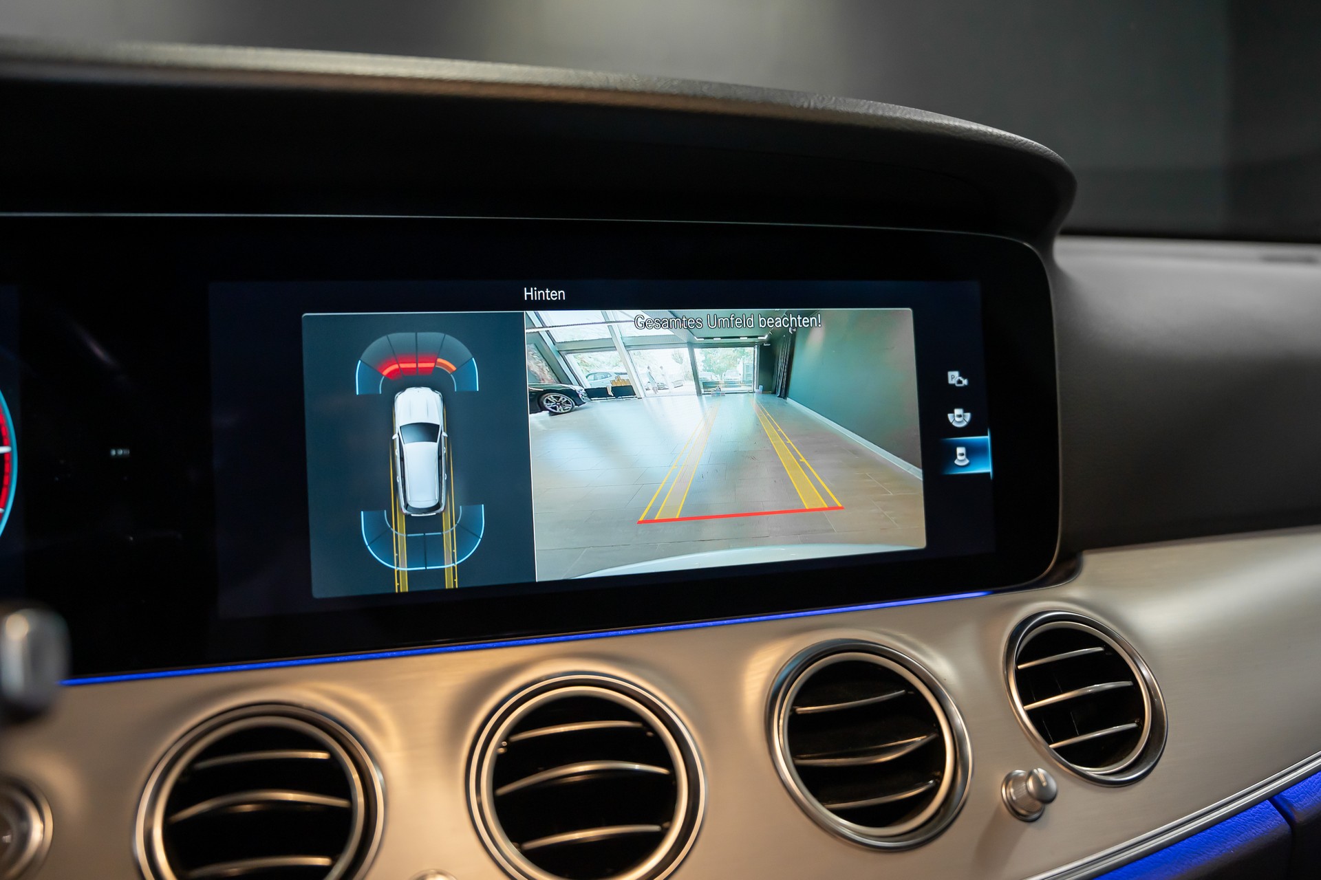 MERCEDES-BENZ E 220 d T Avantgarde 9G-Tronic / Sitzheizung / Rückfahrkamera / Assistenzsysteme uvm..-image-15