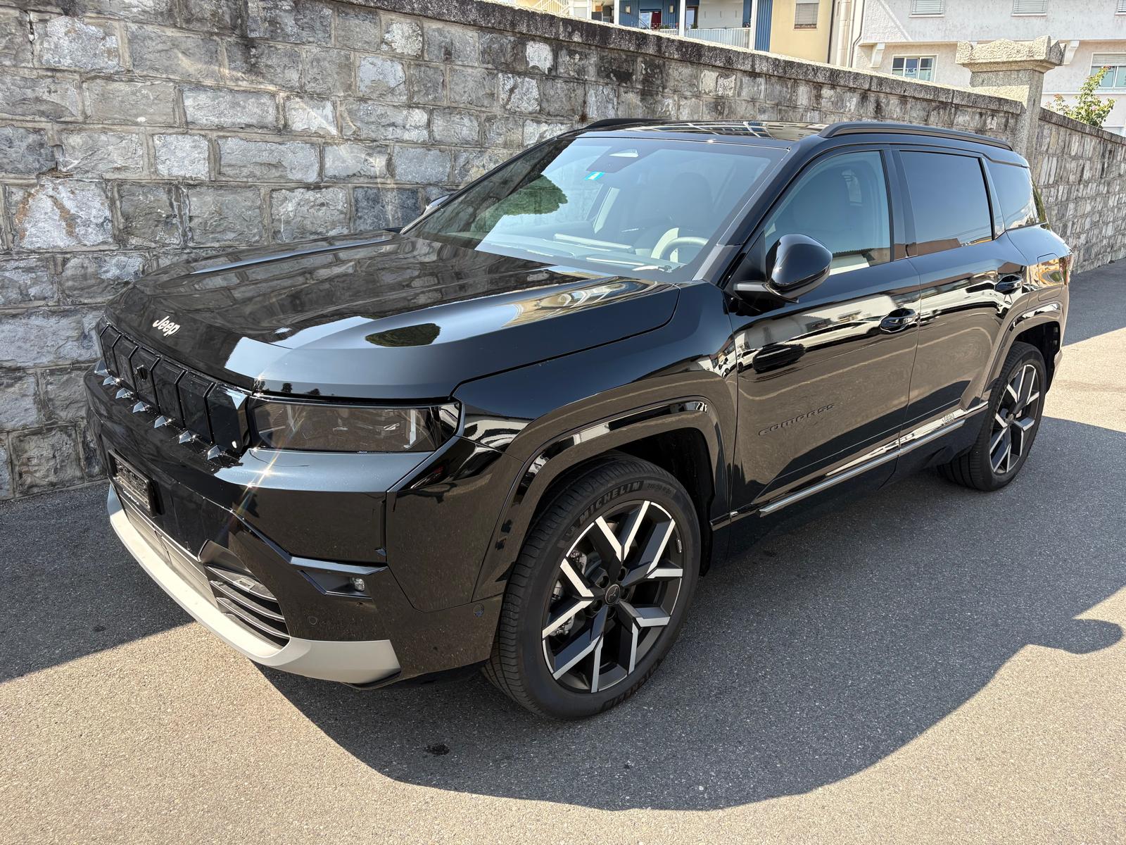 JEEP Compass Elektro 74kWh First Edition-showroom-element-1