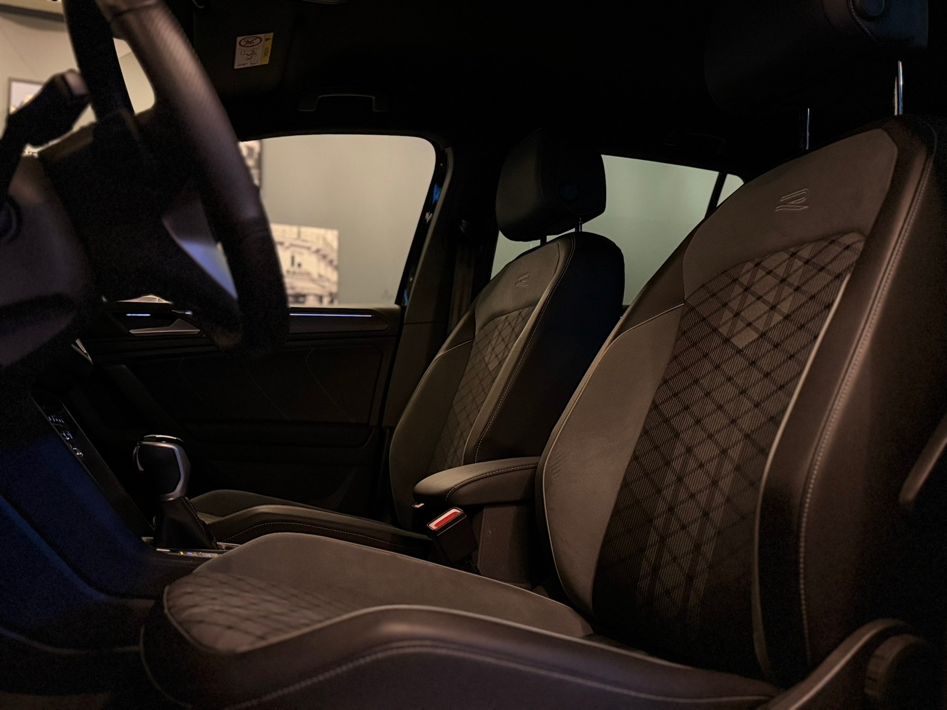 VW Tiguan 2.0TSI R-Line 4Motion DSG-image-13