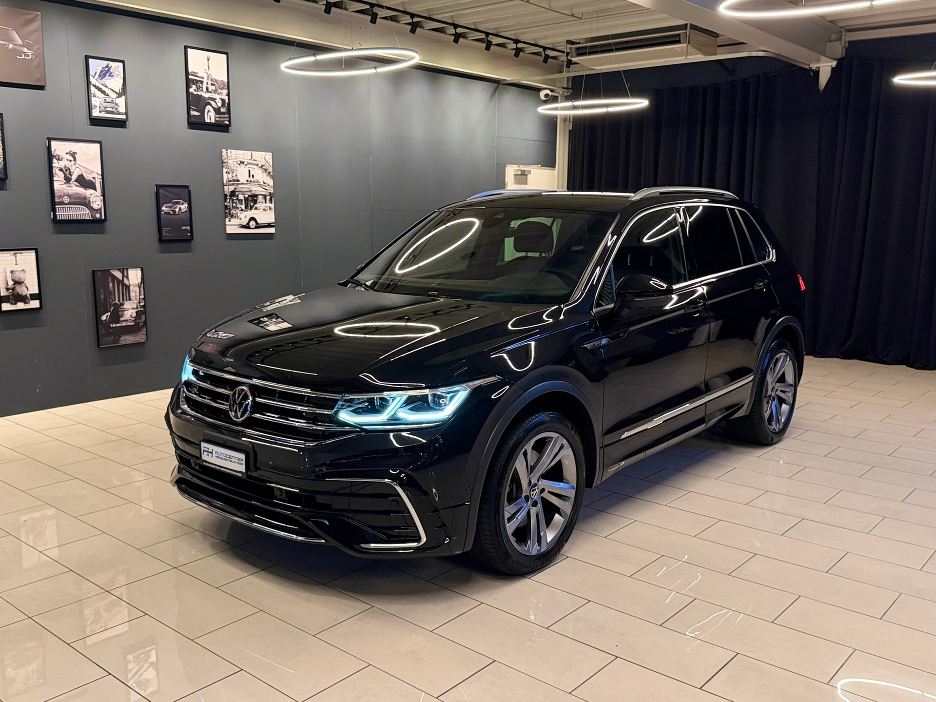 VW Tiguan 2.0TSI R-Line 4Motion DSG-showroom-element-2