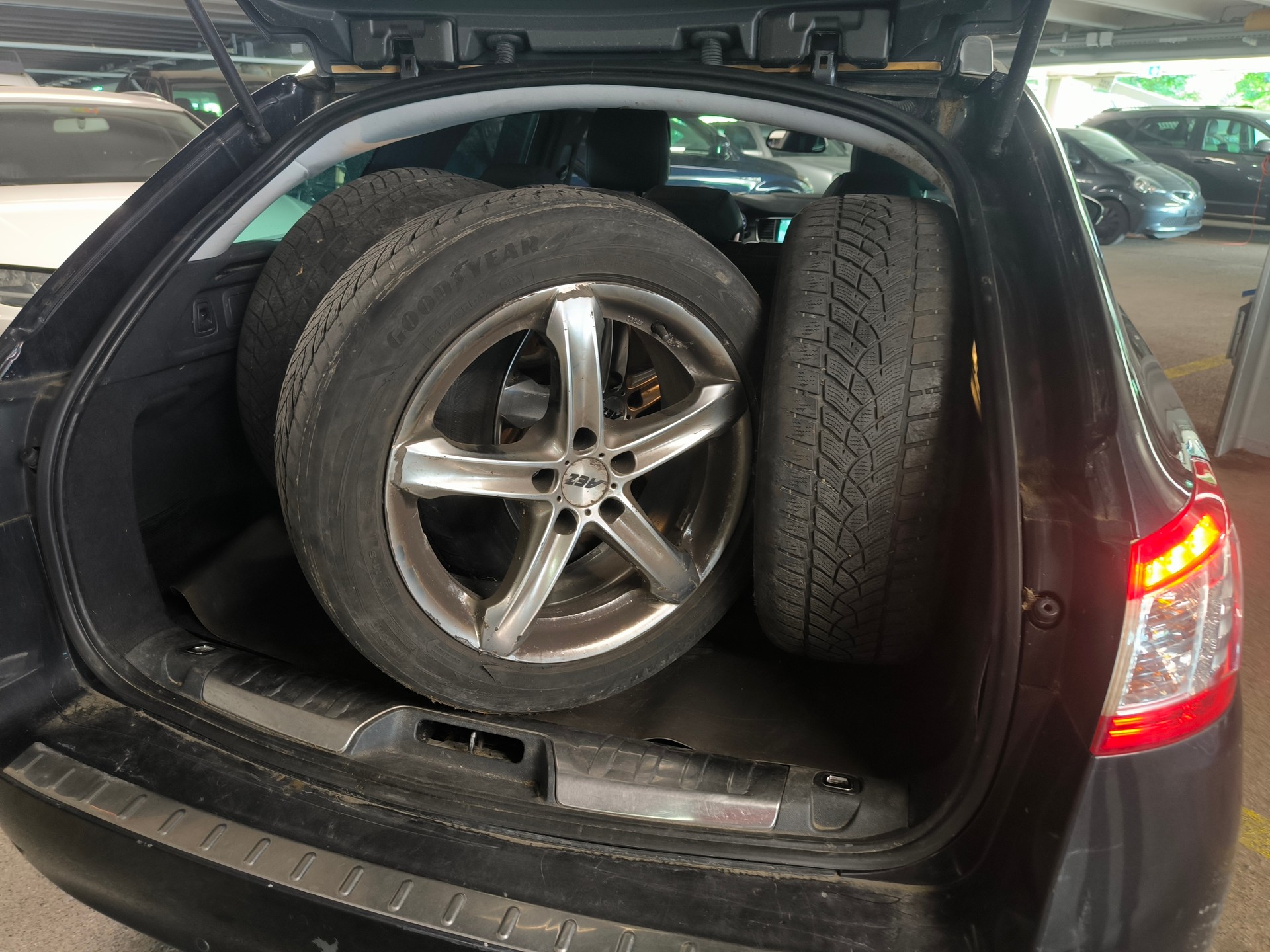 PEUGEOT 508 SW 2.2 HDI GT Automatic-image-12