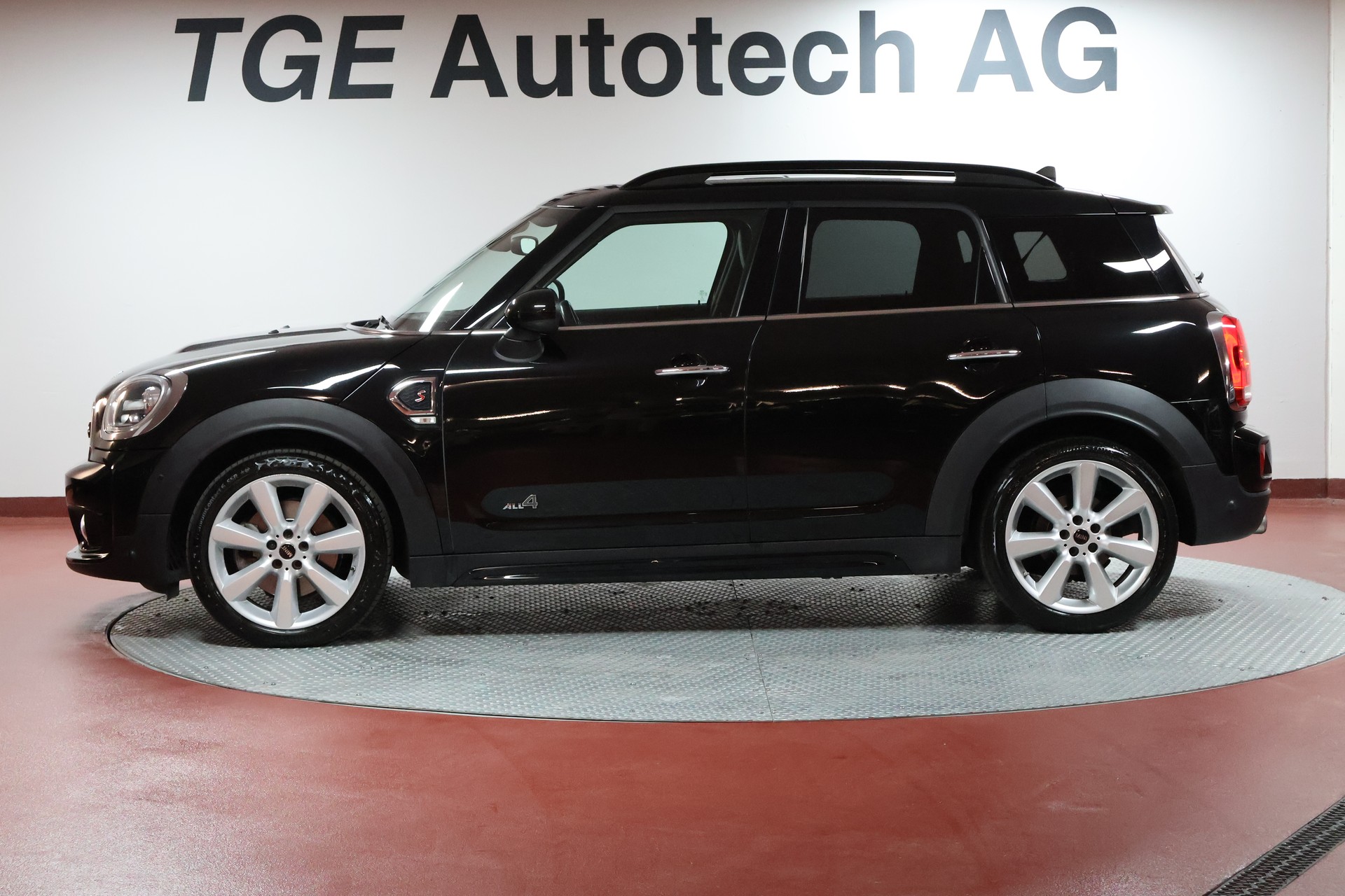 MINI Countryman Cooper S ALL4 Steptronic-showroom-element-3