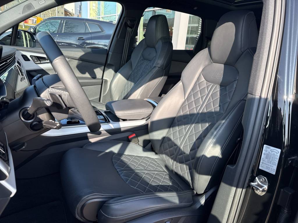 AUDI Q7 60 TFSI e quattro PHEV S line tiptronic-image-10