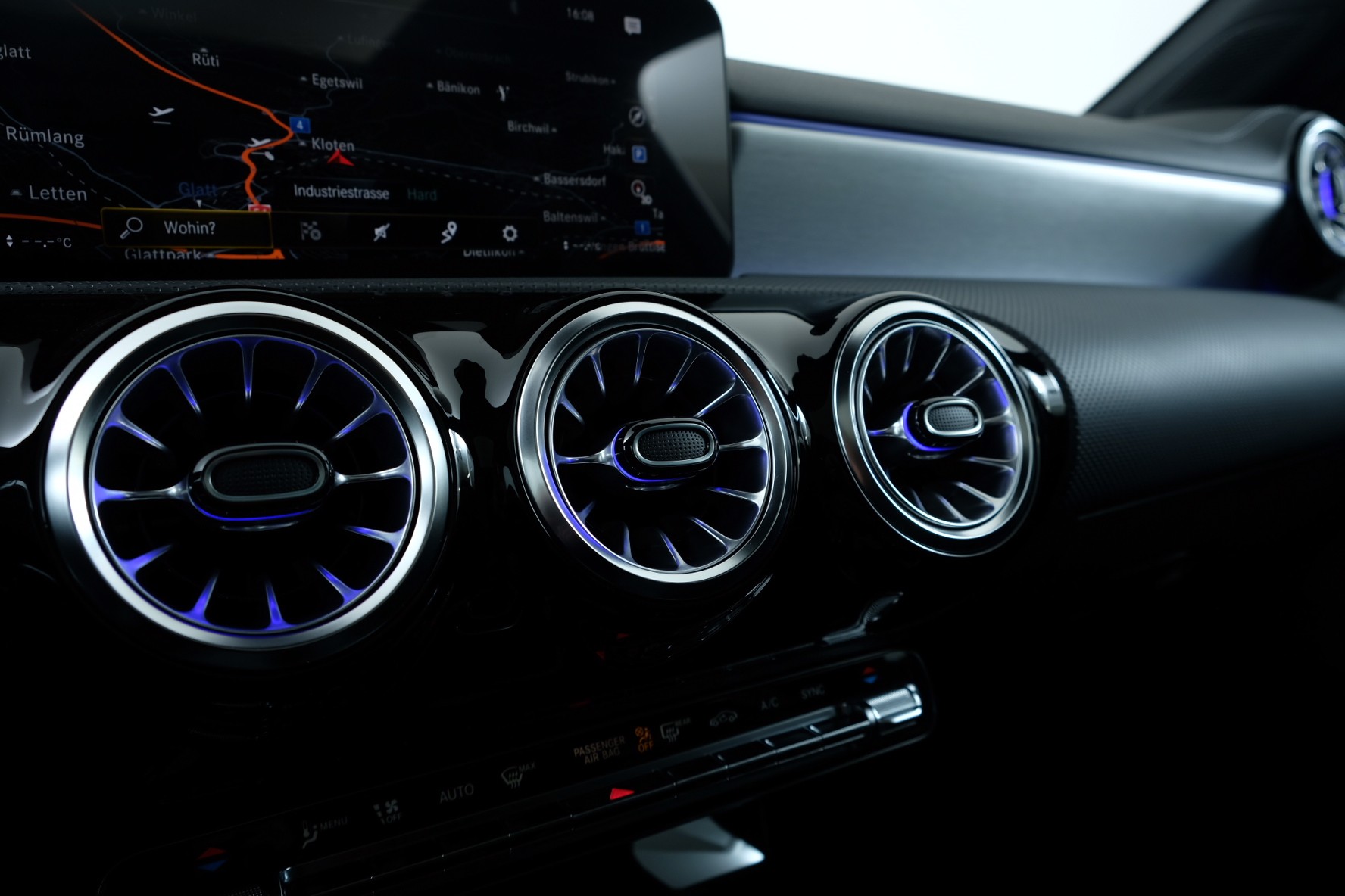 MERCEDES-BENZ CLA Shooting Brake 250 4Matic 7G-DCT AMG Line-image-15