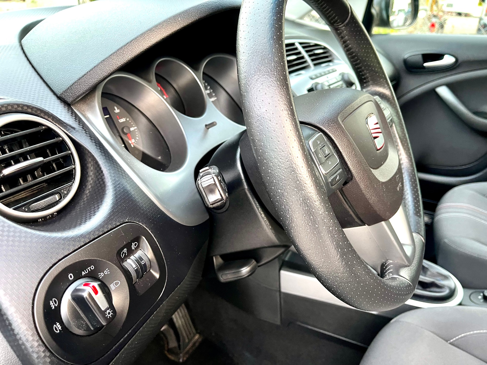 SEAT Leon 1.8 TSI FR Advantage DSG-image-27