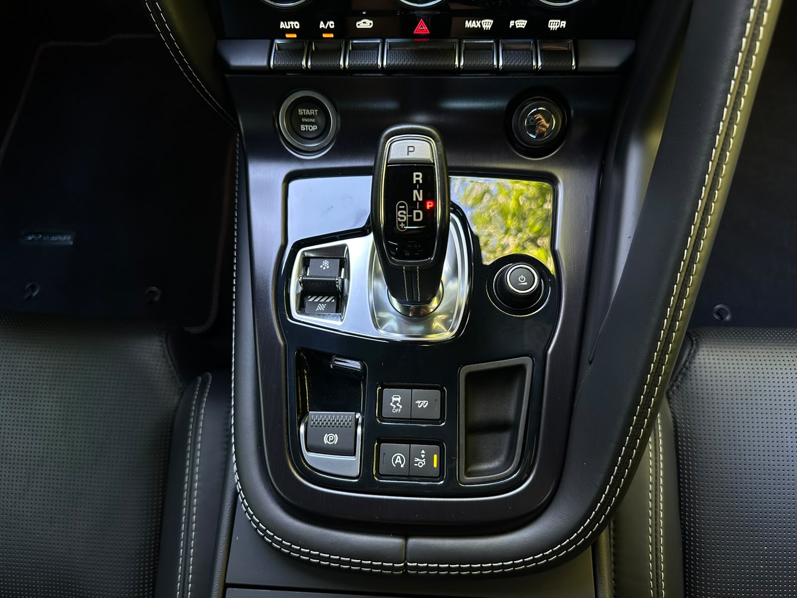 JAGUAR F-Type Coupé 3.0 V6 S/C 400 Sport AWD Automatik-image-21