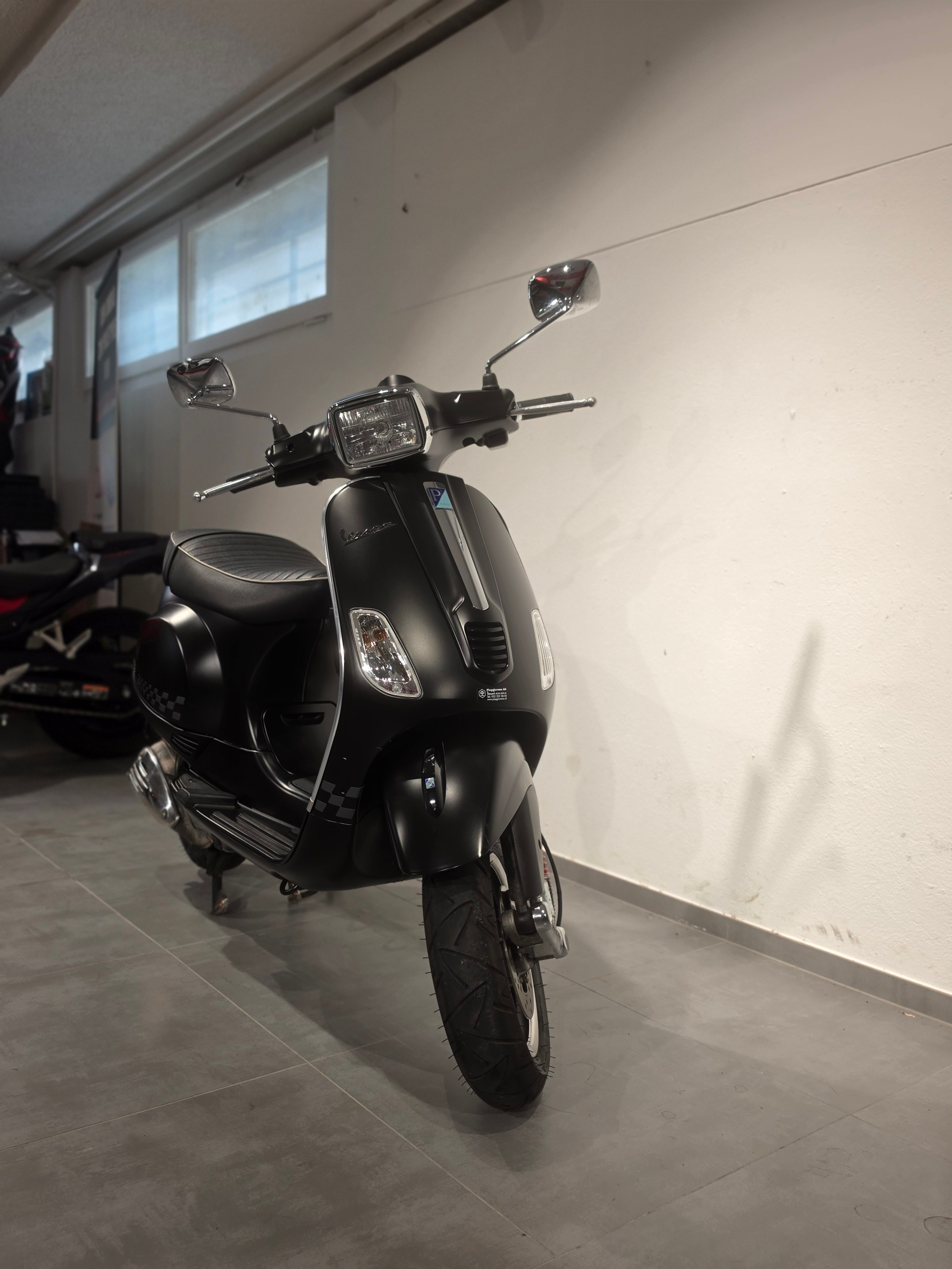 PIAGGIO Vespa 125 LXS i.e. Sport 3V-image-1