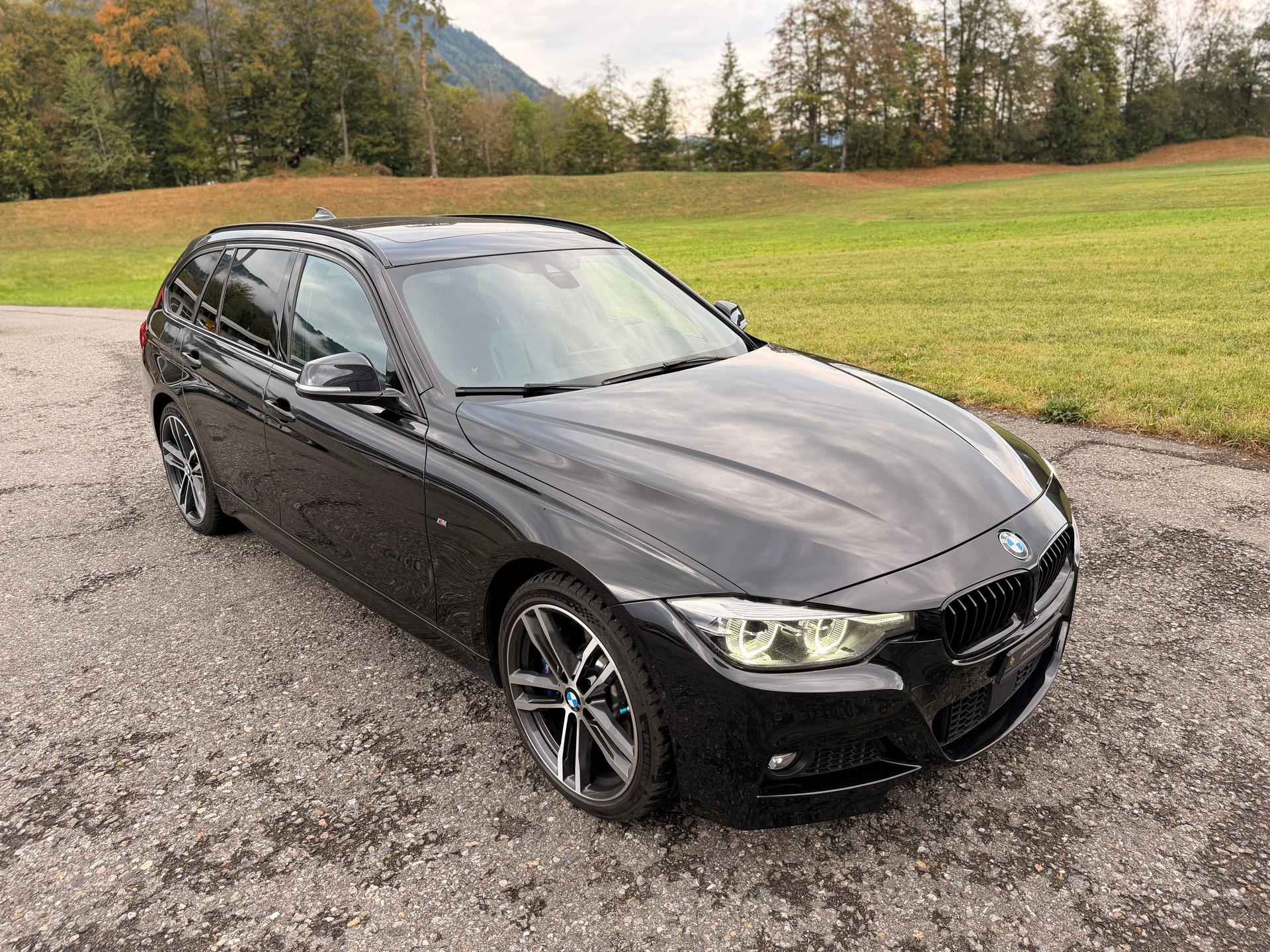 BMW 330d xDrive Touring Edition M Sport Steptronic-image-23