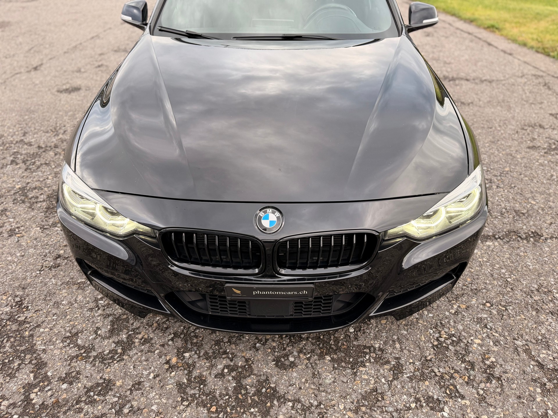 BMW 330d xDrive Touring Edition M Sport Steptronic-image-24
