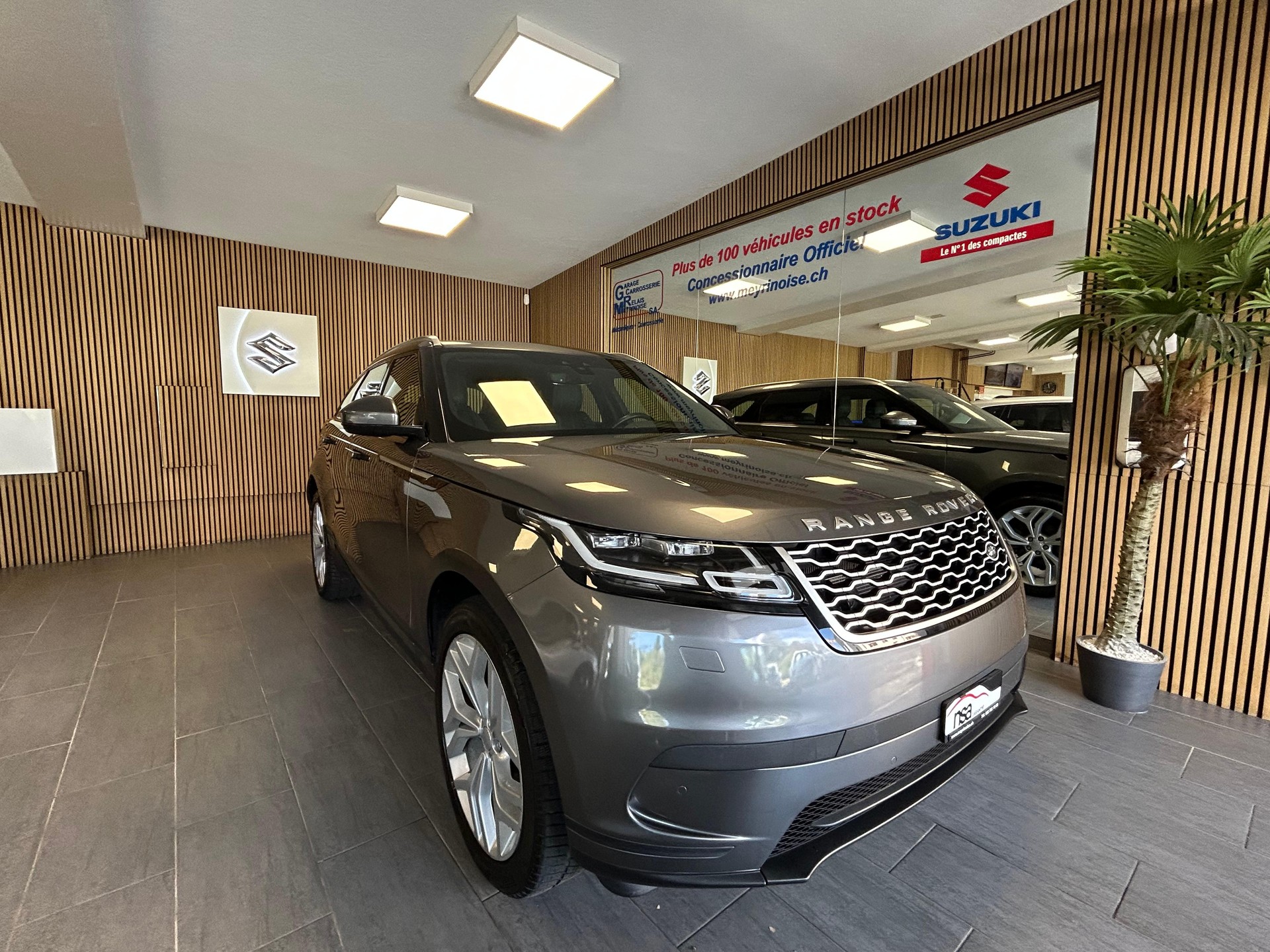 LAND ROVER Range Rover Velar 2.0 T S-showroom-element-1