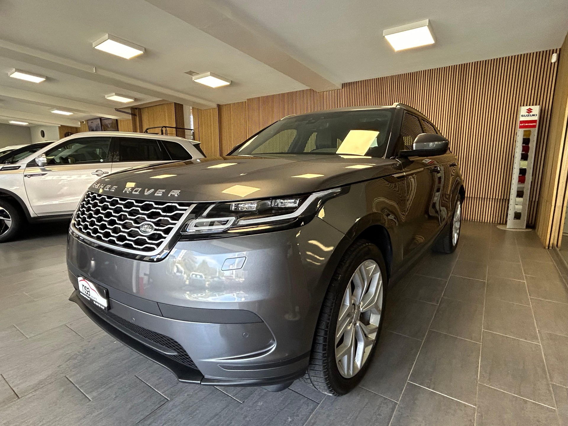 LAND ROVER Range Rover Velar 2.0 T S-showroom-element-3
