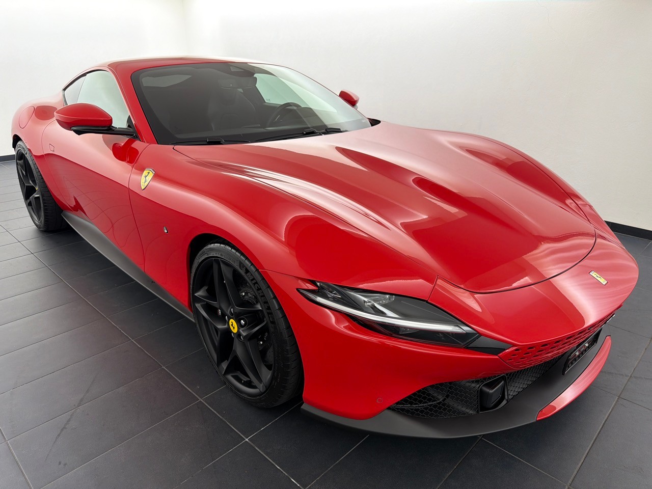 FERRARI Roma 3.9 V8 T-showroom-element-3