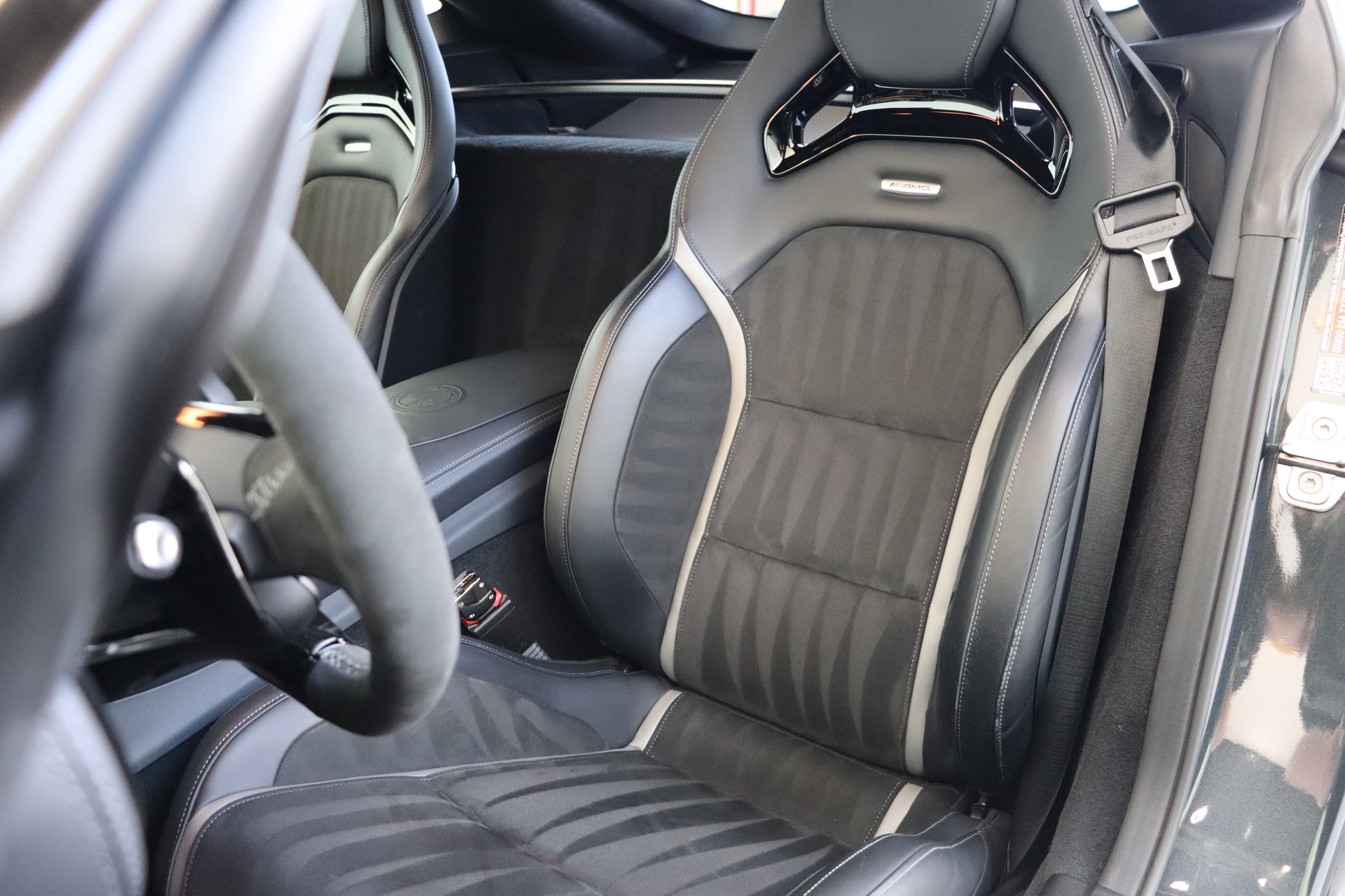 MERCEDES-BENZ AMG GT R Speedshift DCT-image-15