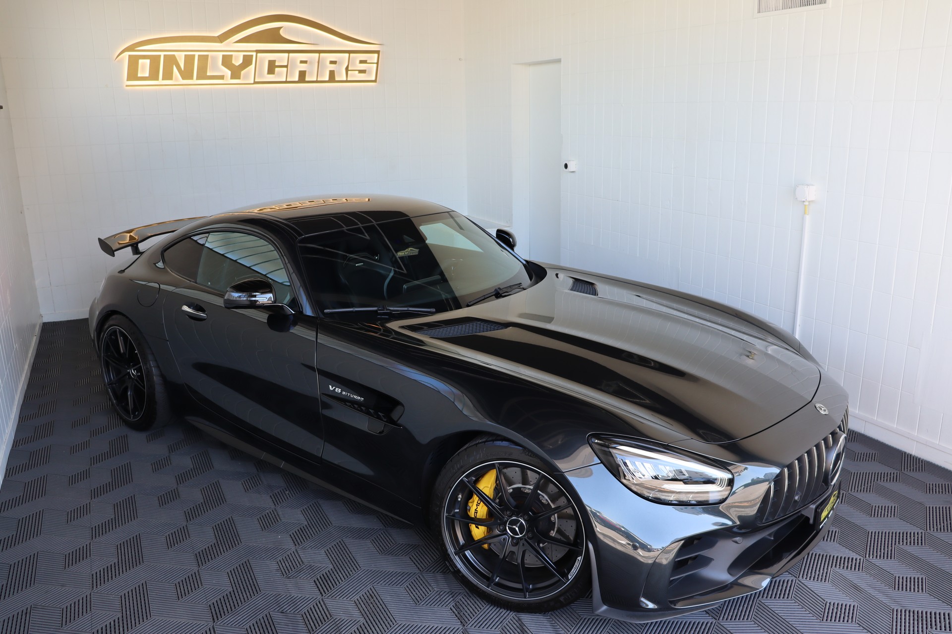 MERCEDES-BENZ AMG GT R Speedshift DCT-image-4