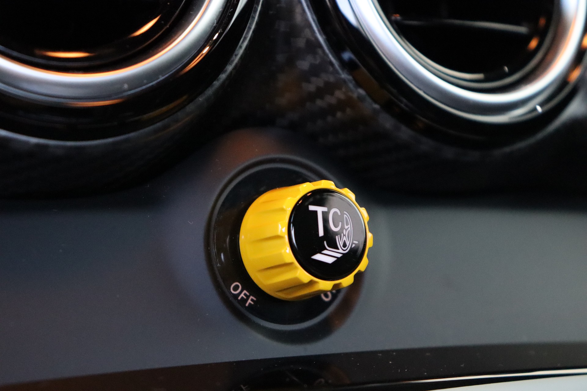 MERCEDES-BENZ AMG GT R Speedshift DCT-image-26