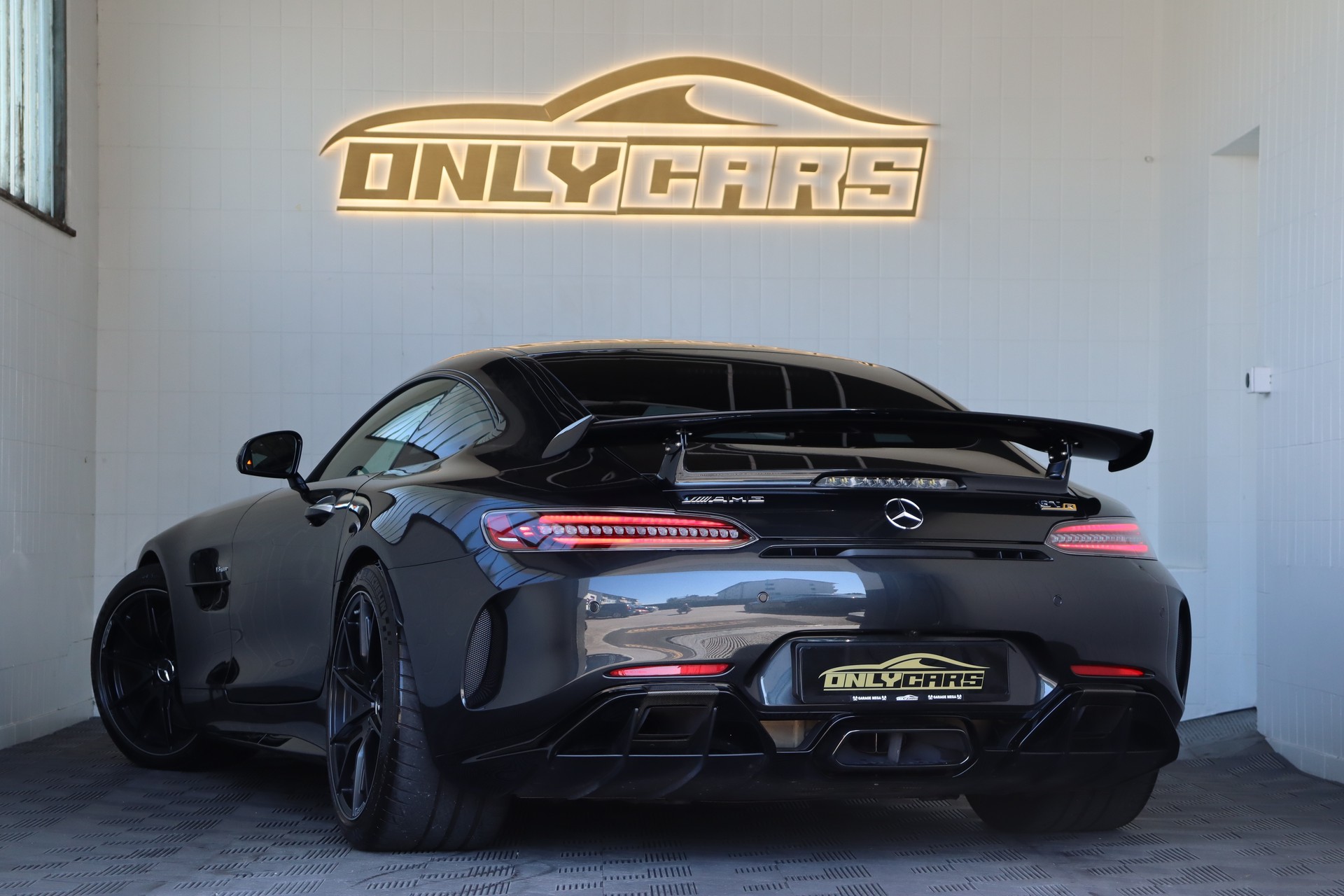 MERCEDES-BENZ AMG GT R Speedshift DCT-image-7