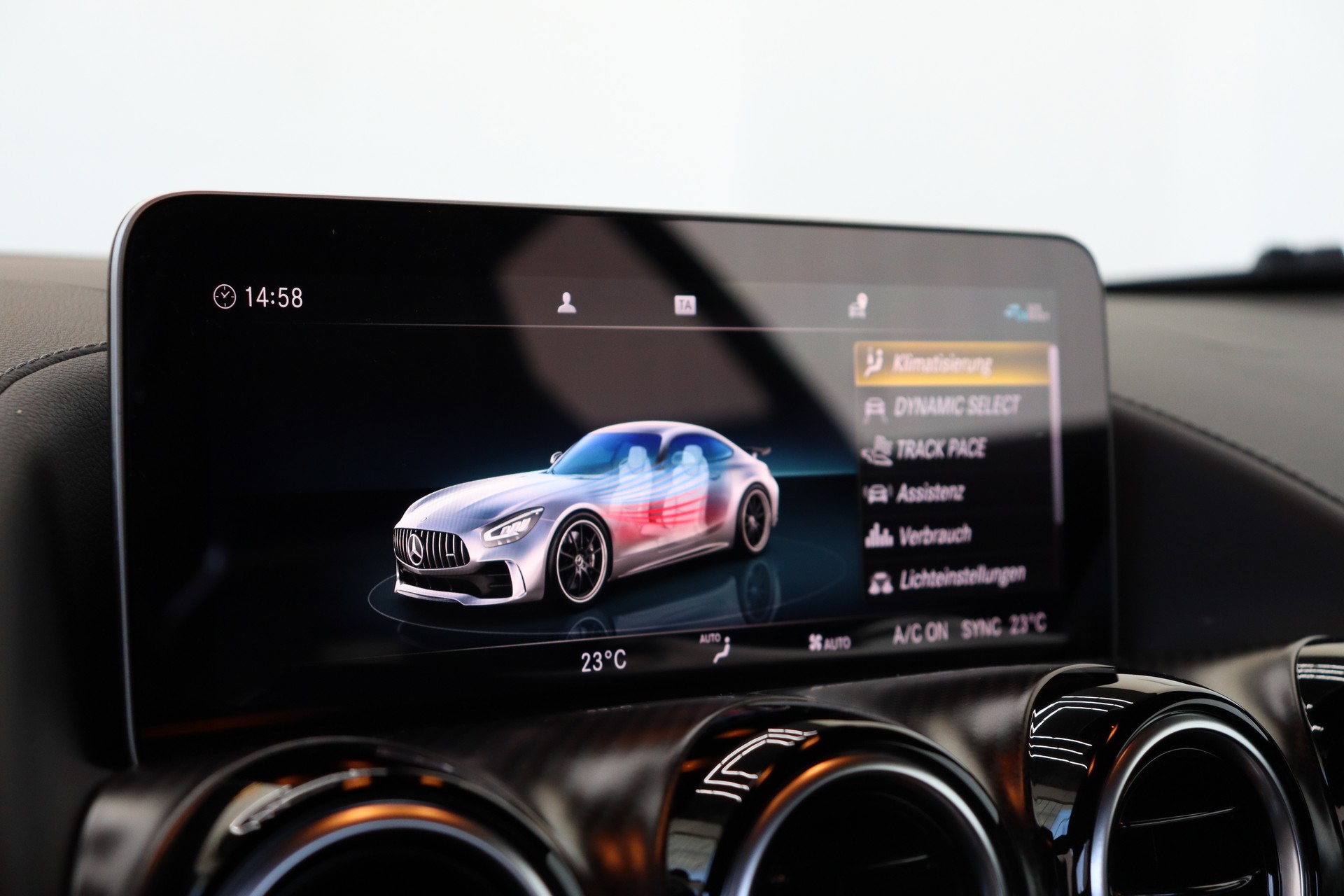 MERCEDES-BENZ AMG GT R Speedshift DCT-image-24