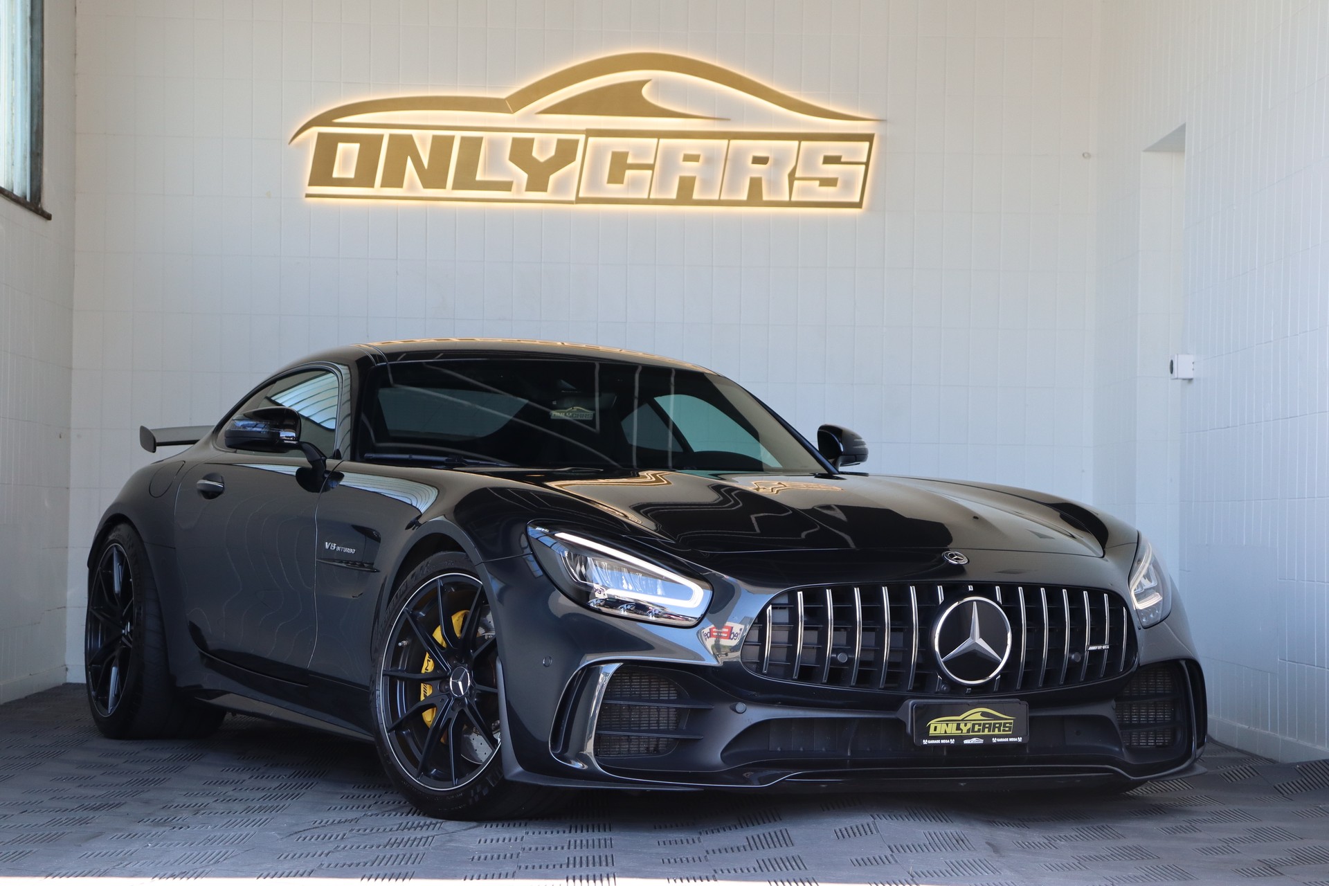 MERCEDES-BENZ AMG GT R Speedshift DCT