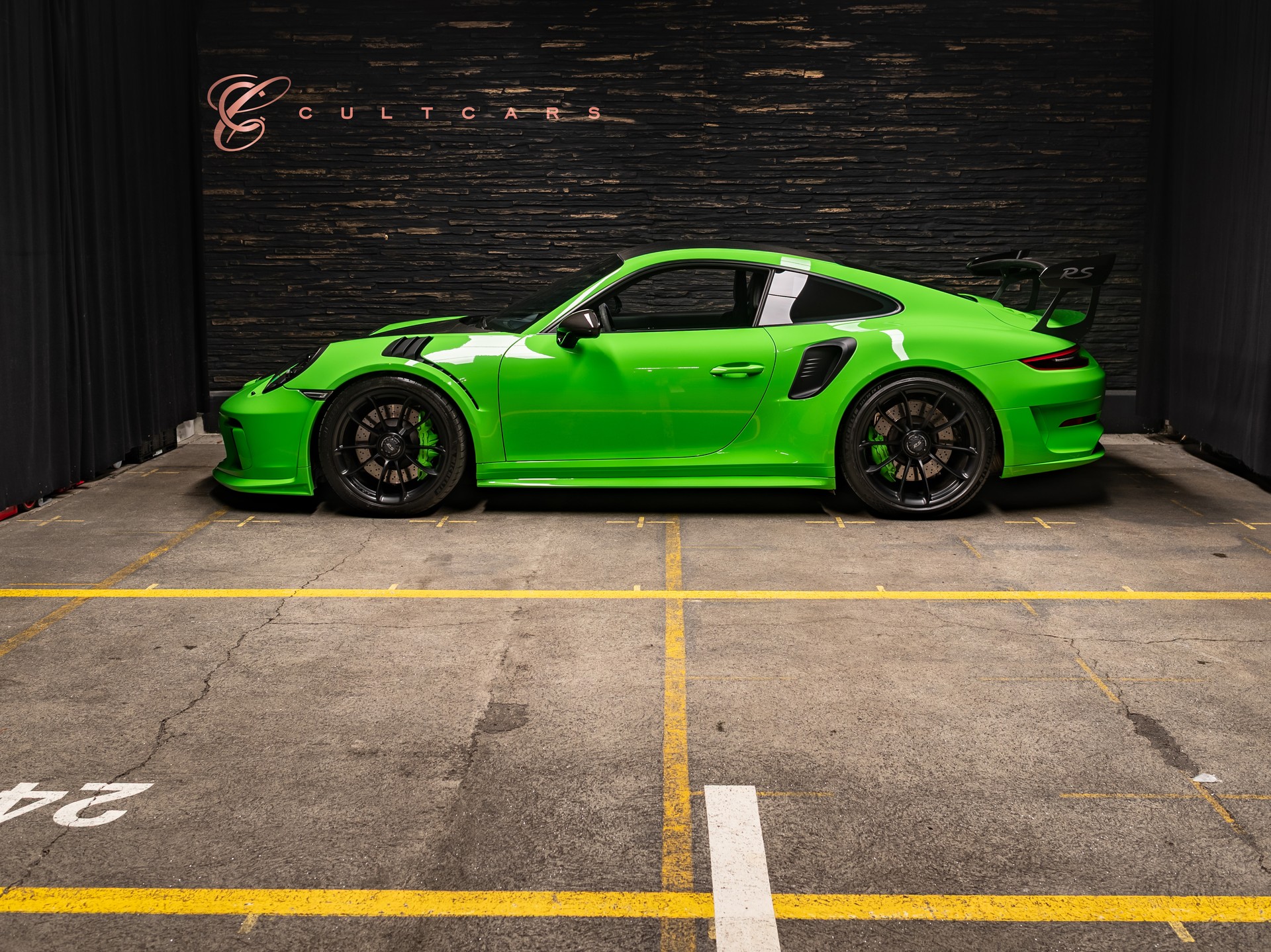 PORSCHE 911 GT3 RS PDK-showroom-element-1