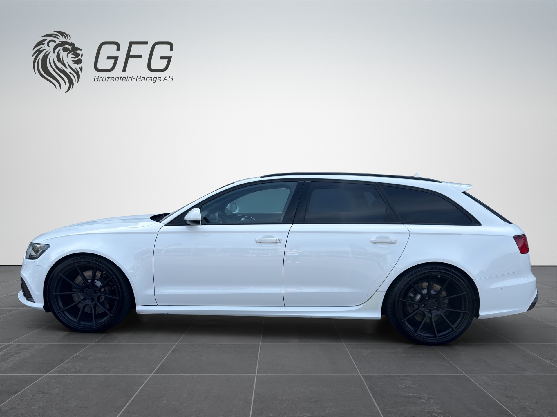 AUDI RS6 Avant 4.0 V8 TFSI quattro T-Tronic-showroom-element-2