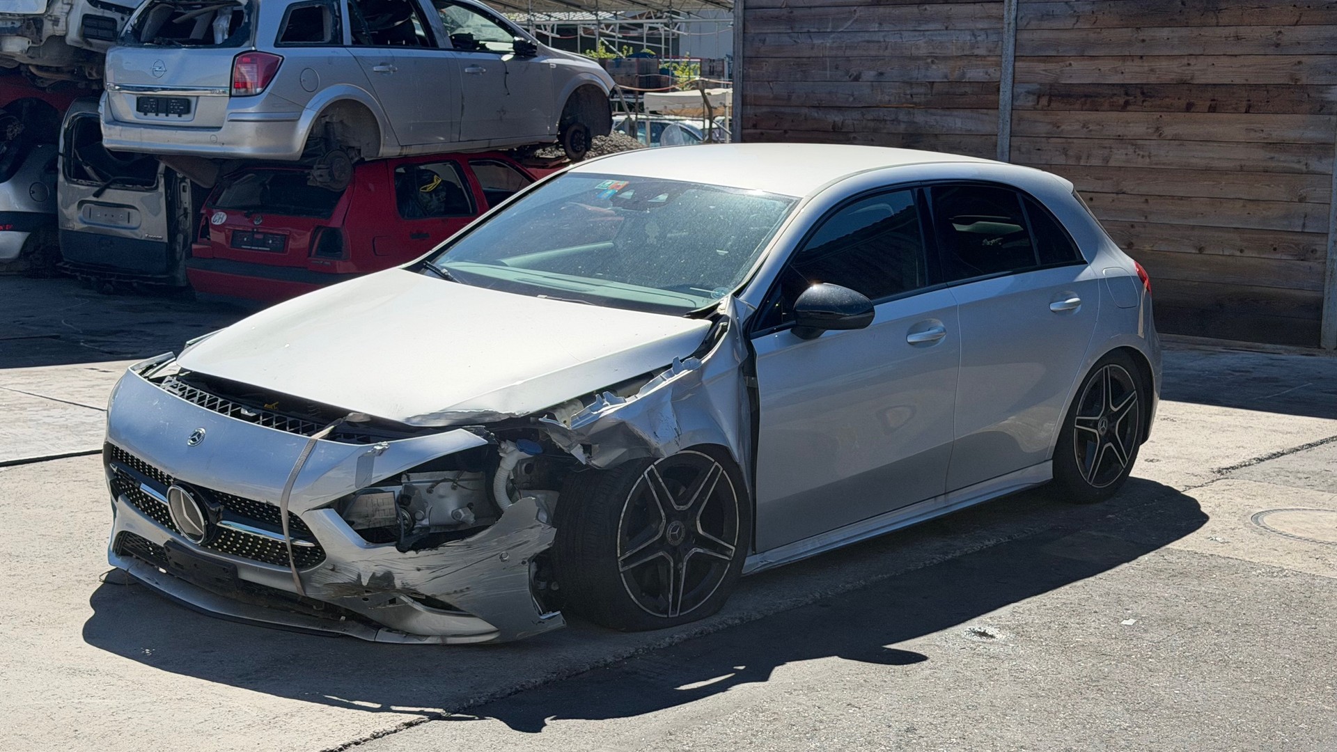 MERCEDES-BENZ A 180 AMG Line 7G-DCT-image-2