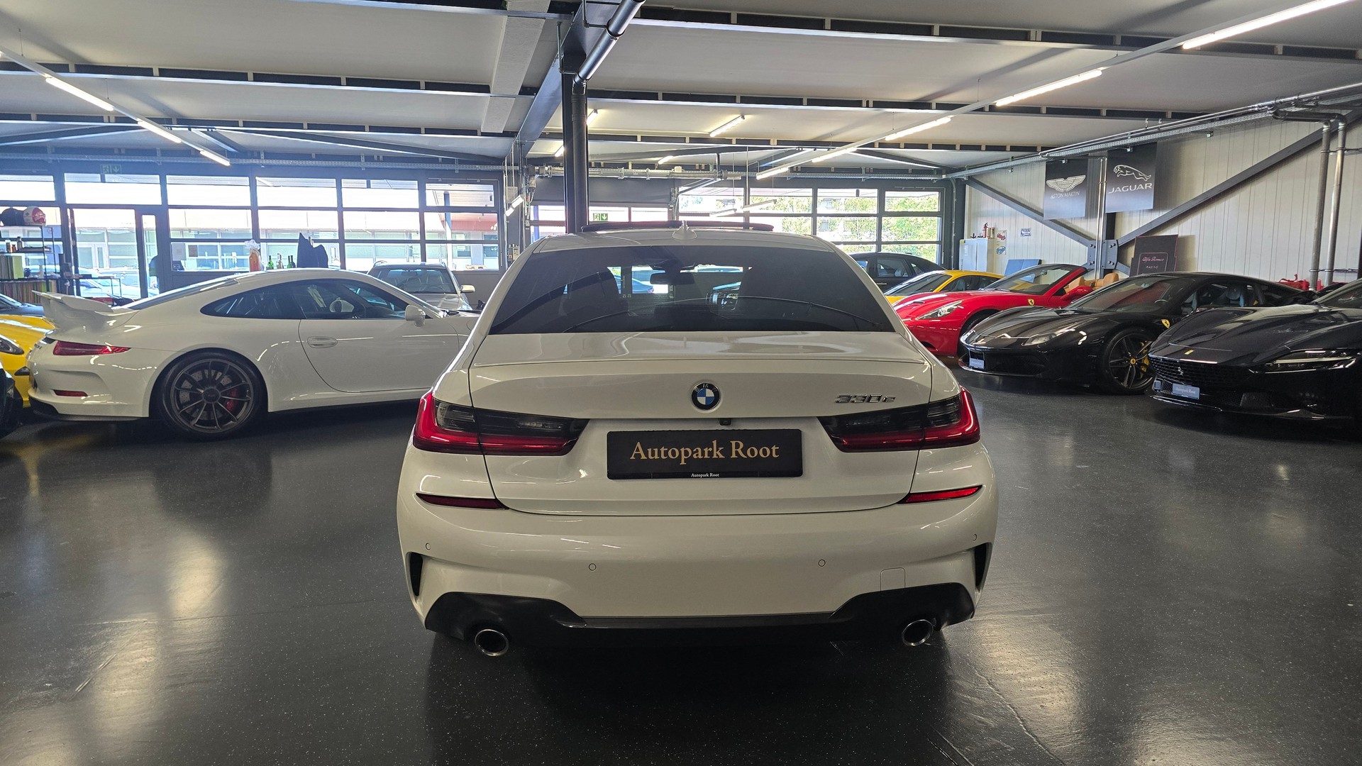 BMW 330e Steptronic M Sport-image-6