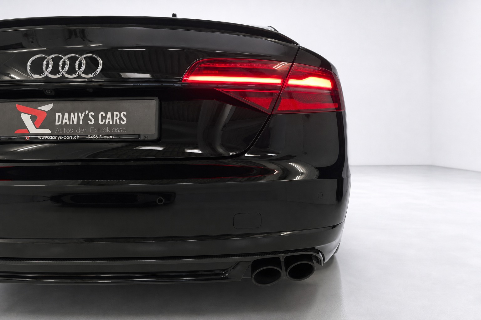 AUDI S8 4.0 V8 TFSI plus qua. T-Tronic-image-11