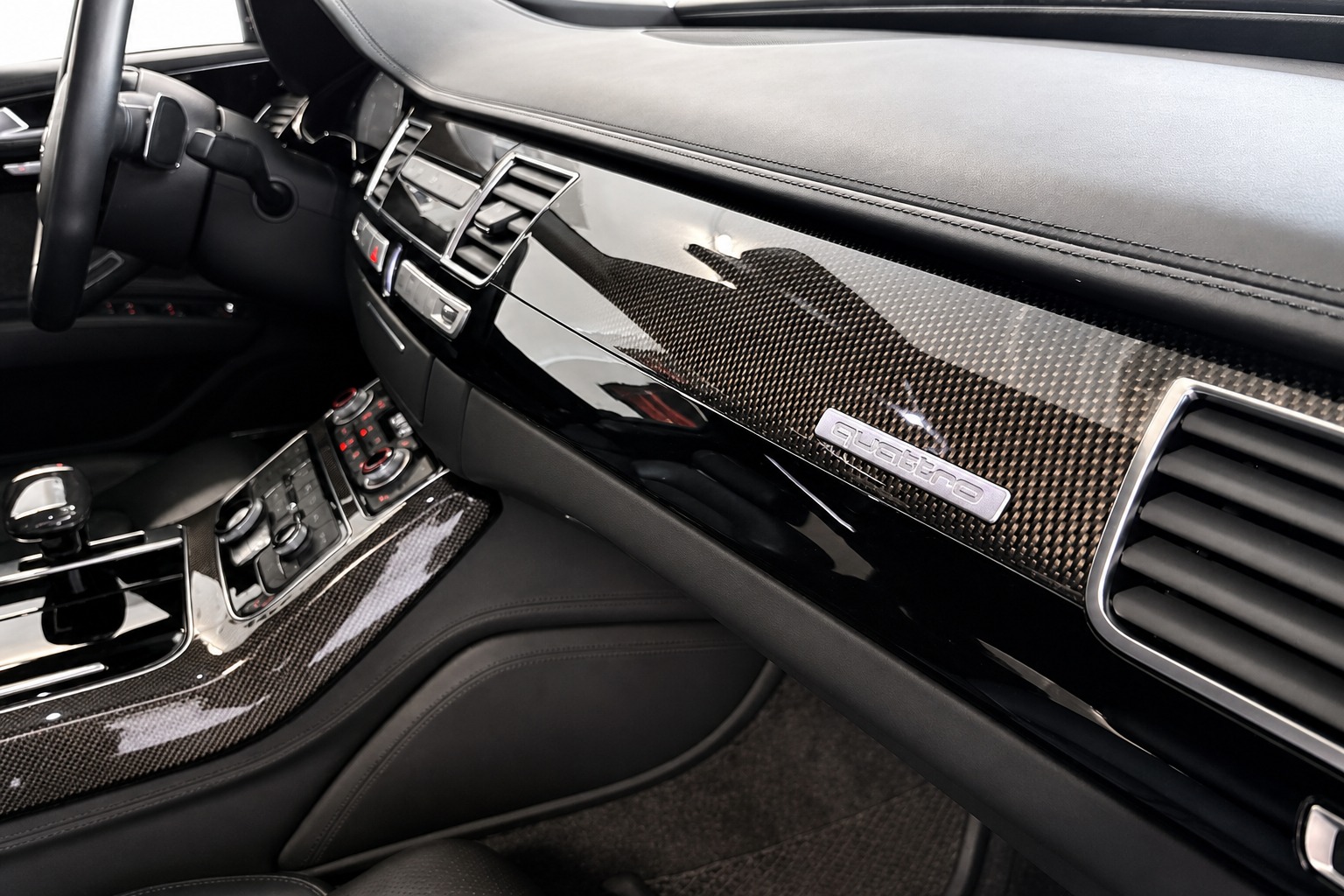AUDI S8 4.0 V8 TFSI plus qua. T-Tronic-image-28