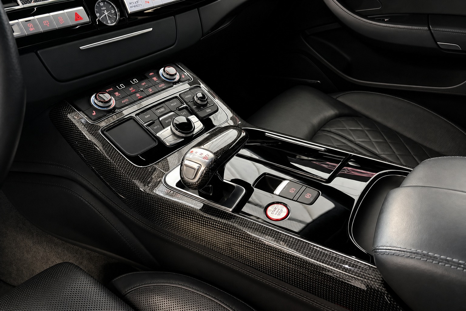 AUDI S8 4.0 V8 TFSI plus qua. T-Tronic-image-19