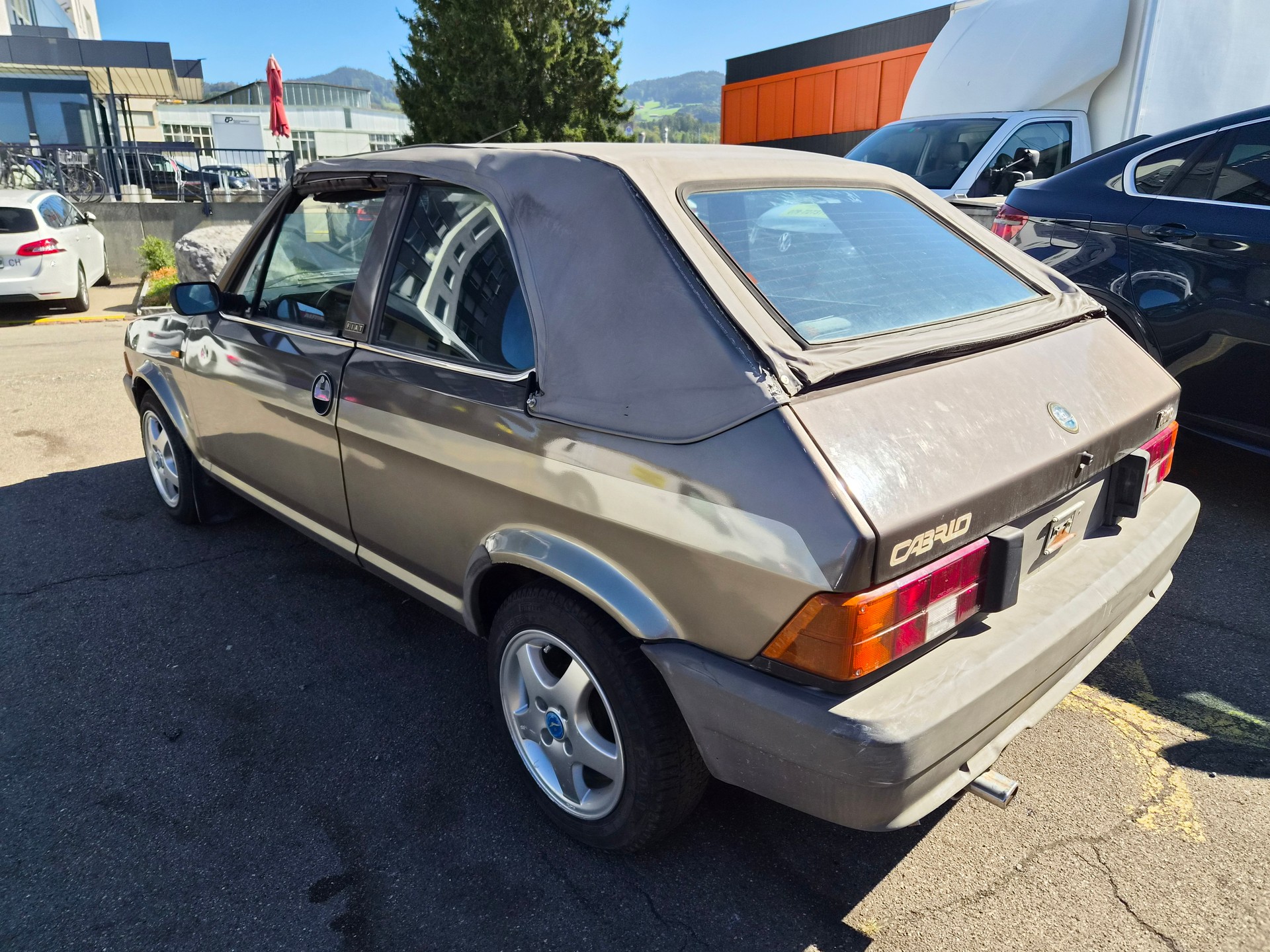 FIAT Ritmo 85 Bertone Cabrio-showroom-element-3