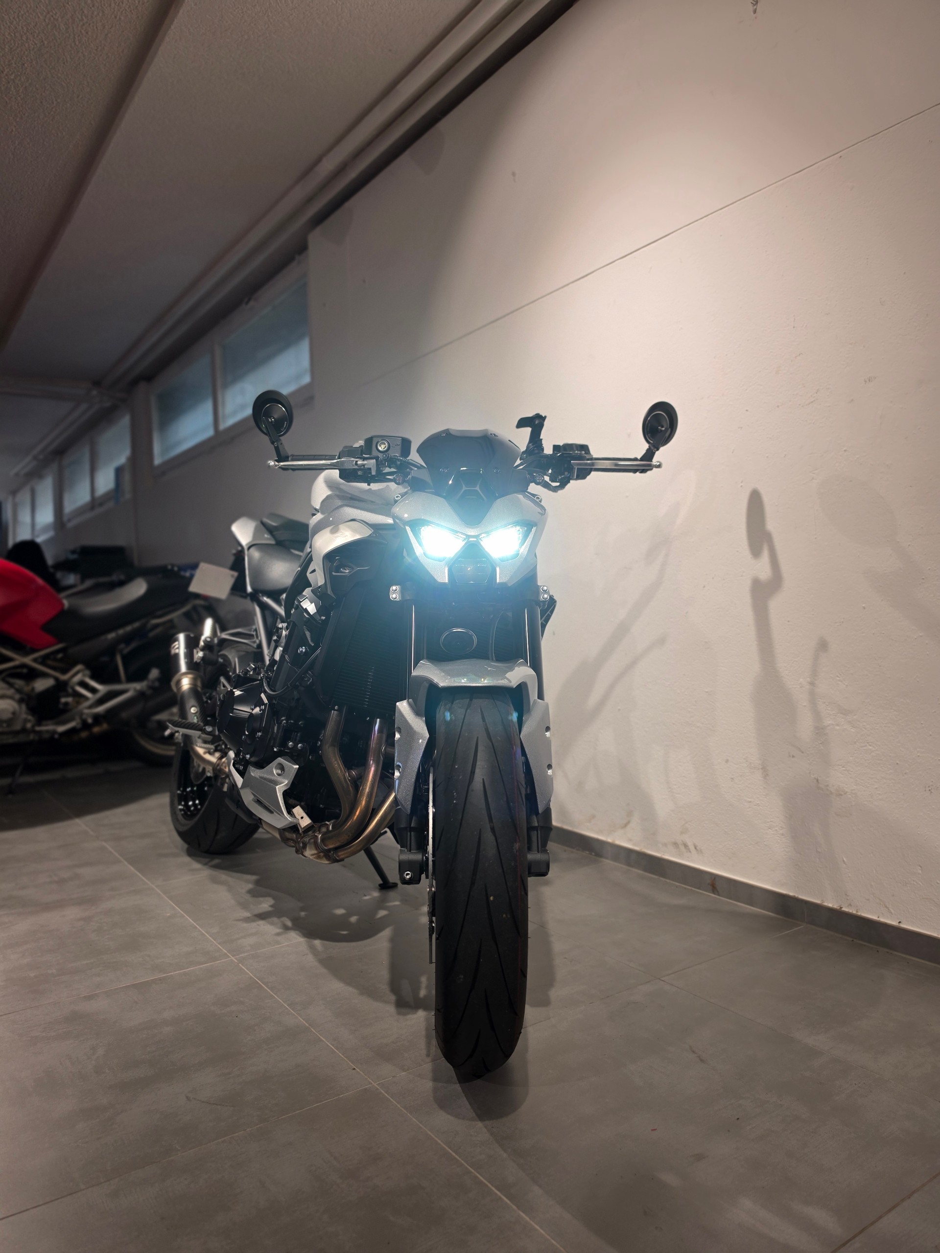 KAWASAKI Z 900-image-1