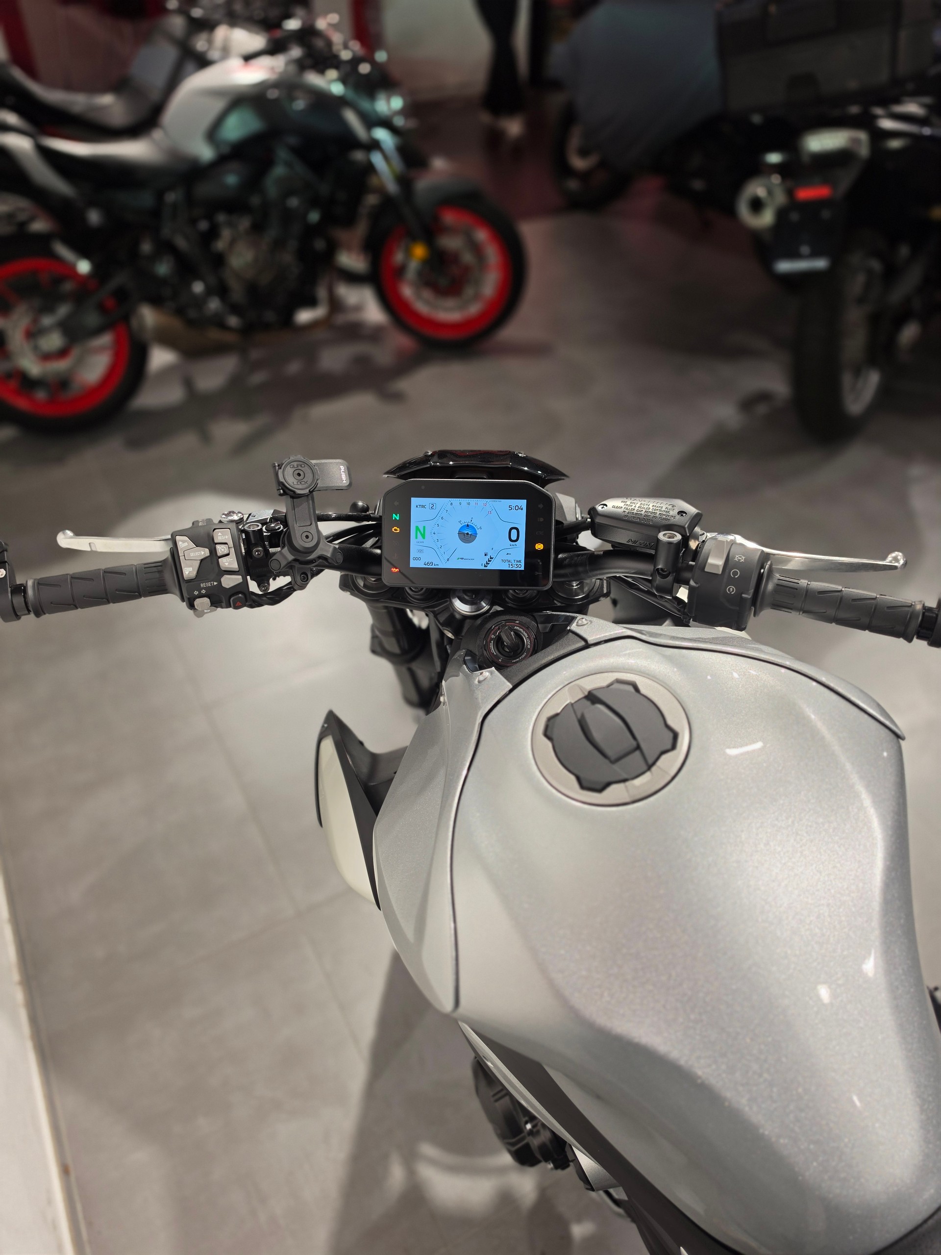 KAWASAKI Z 900-image-7