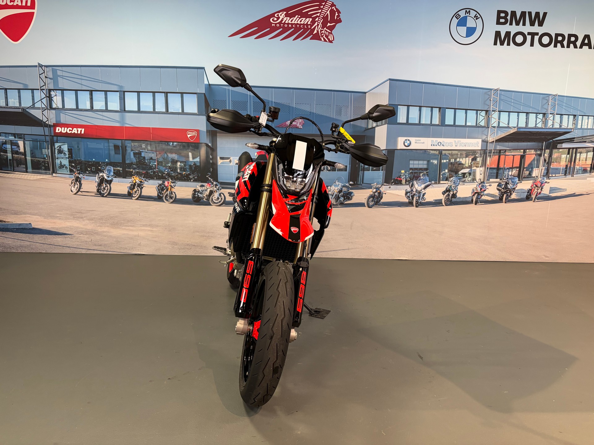 DUCATI Hypermotard 698 Mono RVE (35kW)-image-1