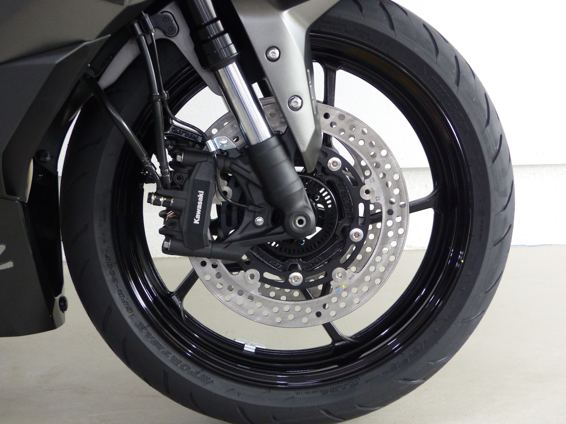 KAWASAKI Ninja ZX-4RR ABS MY27-image-6