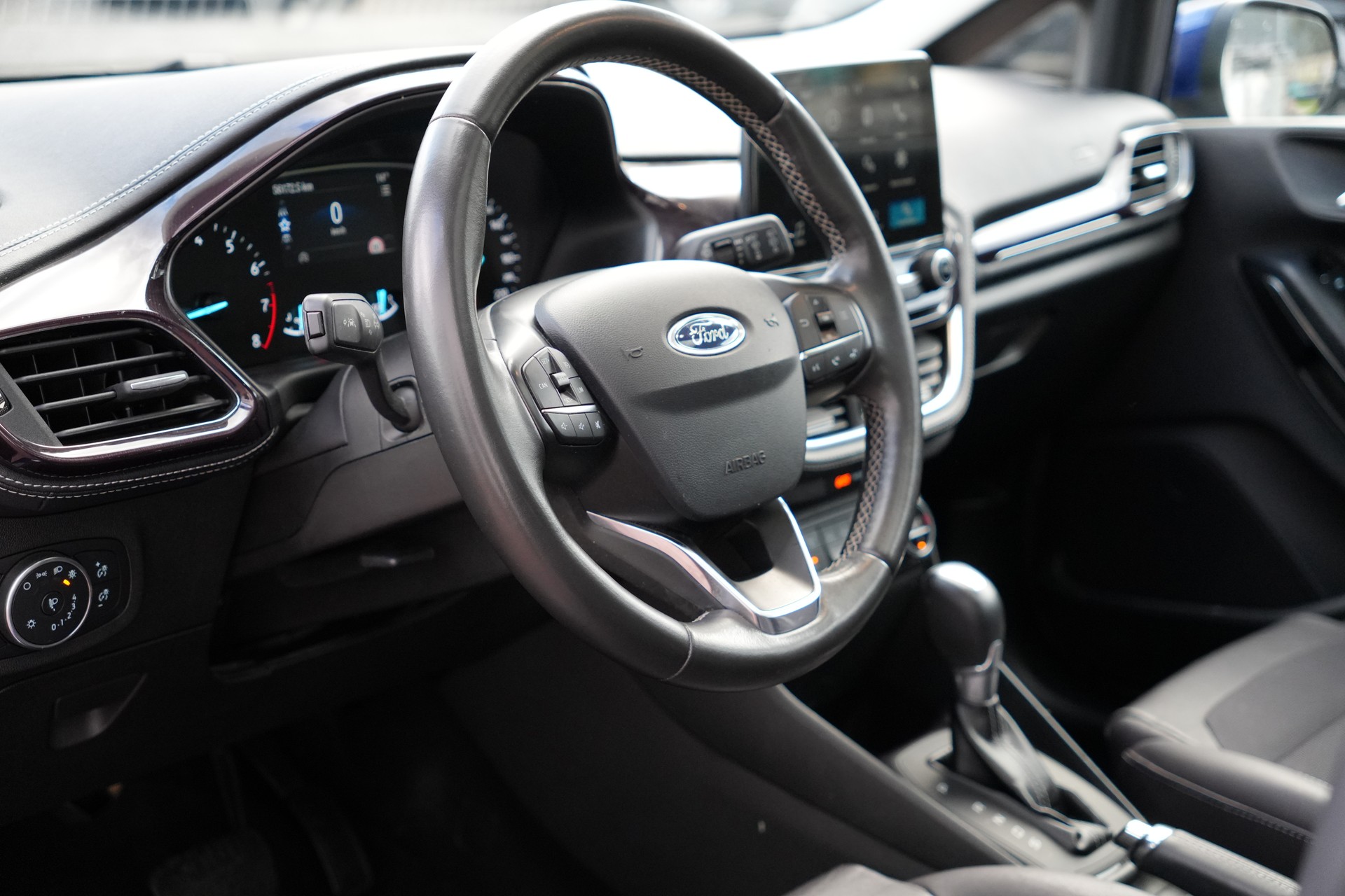 FORD Fiesta 1.0 SCTi Vignale Automat (CH)-image-8