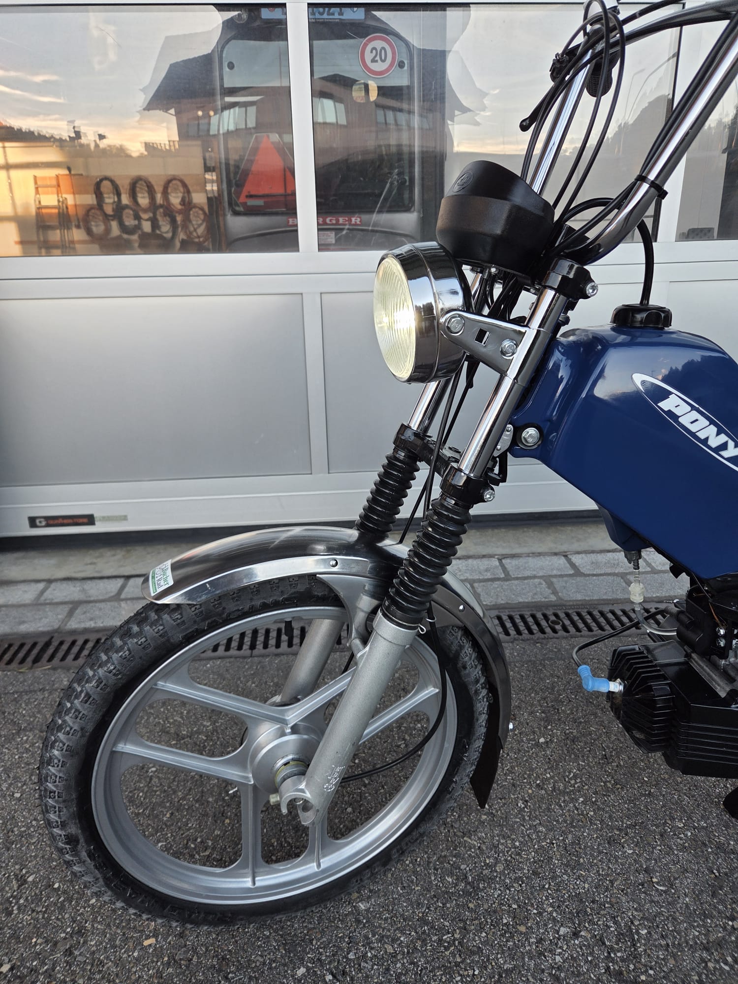 PONY GTX 521 ab grossem Service vom Fachhändler-image-7